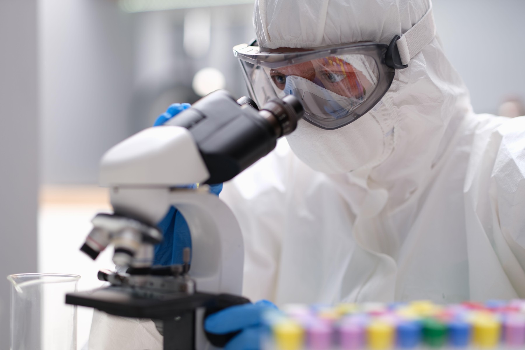 Znanstvenik v laboratoriju