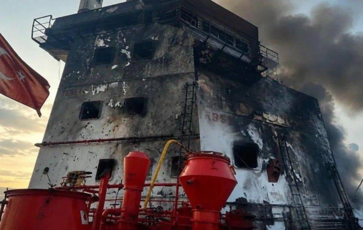 Tanker po ukrajinskem napadu z dronom