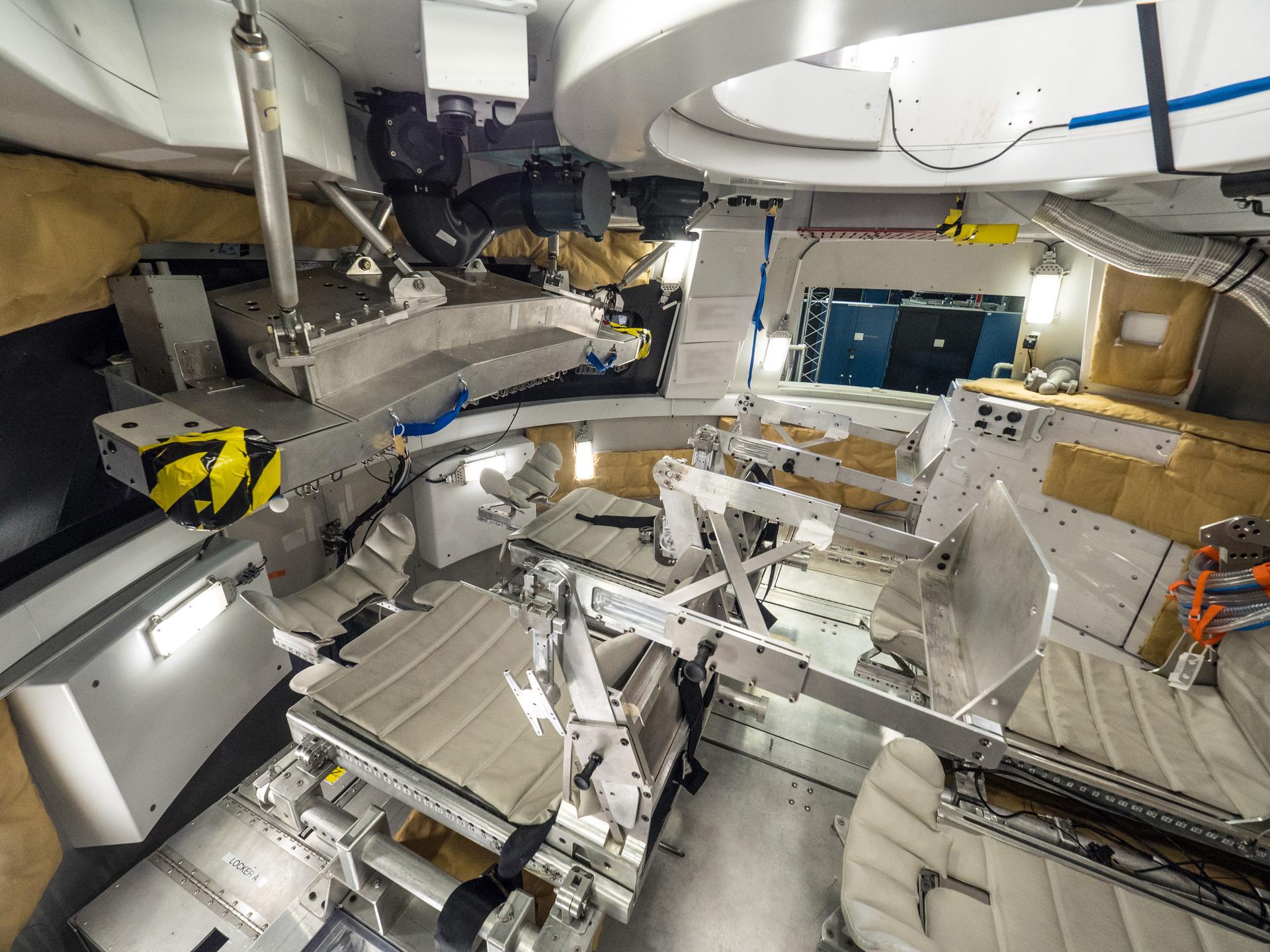 notranjost kapsule Orion, misija Artemis II