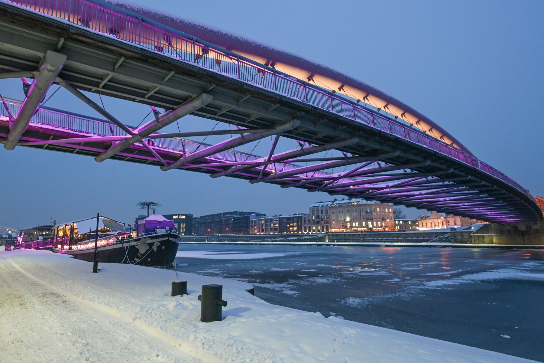 Zamrznjena reka Visla, Poljska