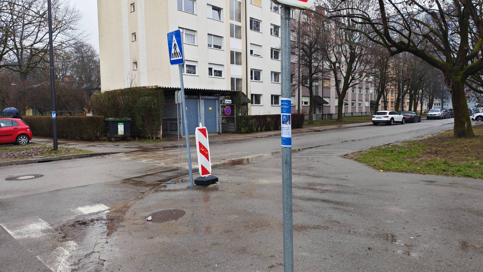 Na Škerjančevi ulici v Štepanjskem naselju uničili parkomat