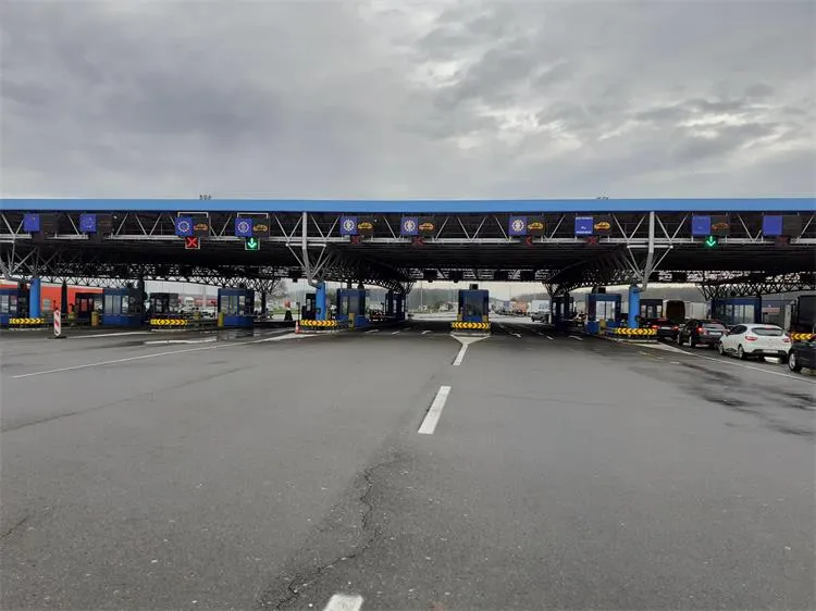 Zaradi suma goljufije aretirali načelnika najprometnejšega mejnega prehoda na Hrvaškem