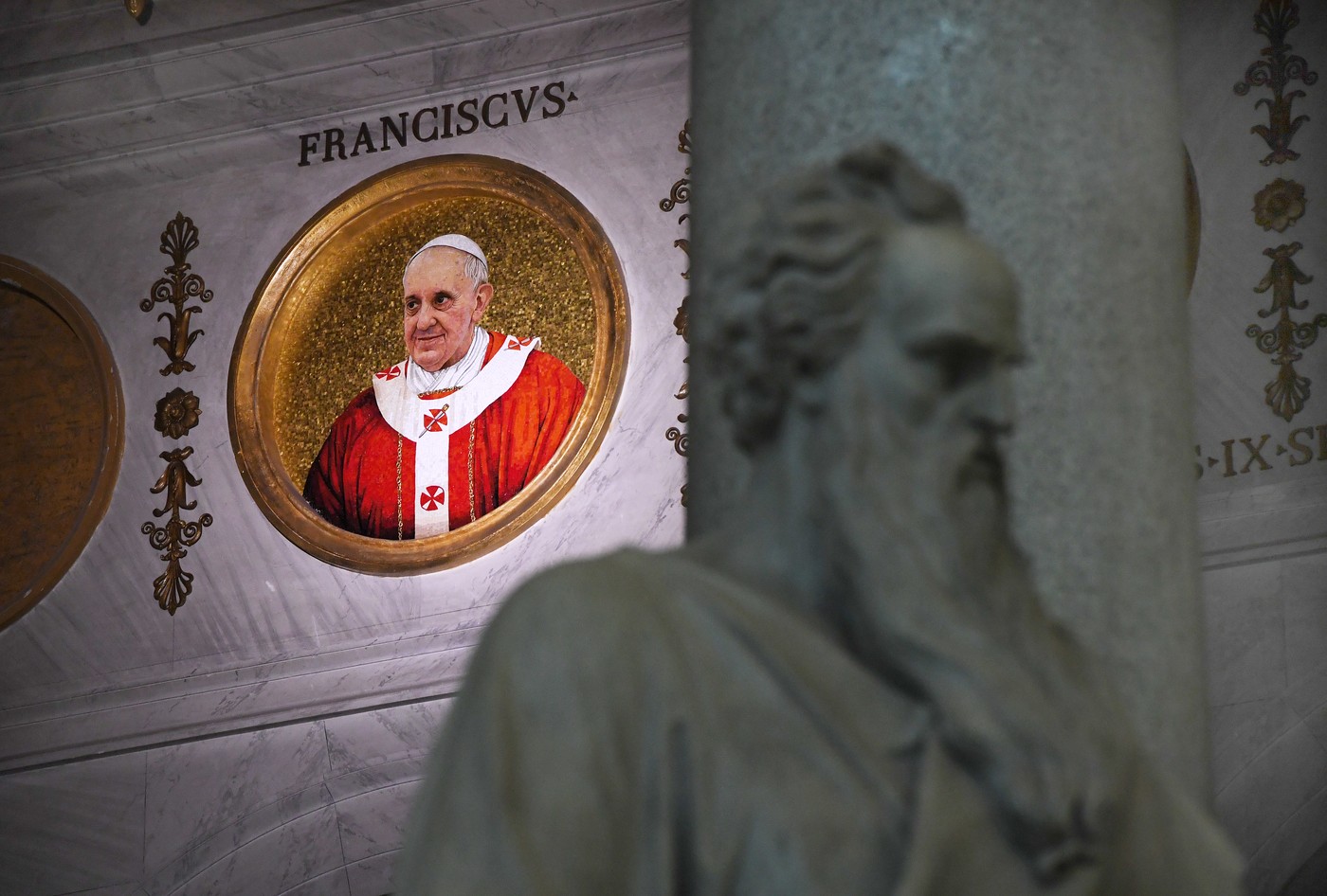 Mozaik papeža Frančiška v katedrali svetega Pavla v Rimu