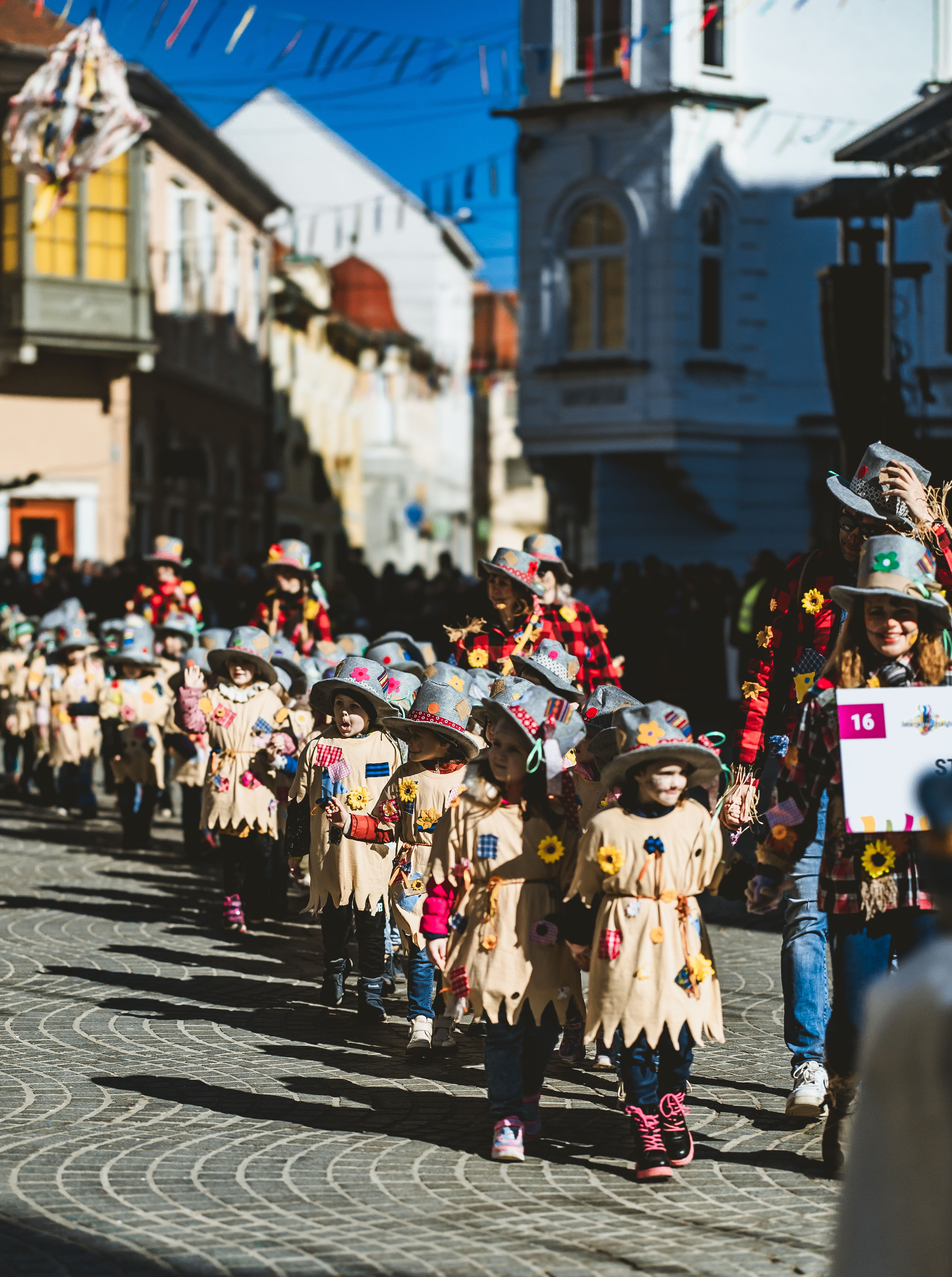 Kurentovanje na Ptuju: povorka otrok iz vrtcev.