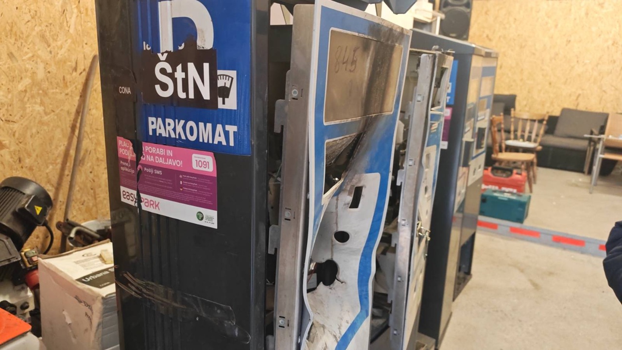 razstreljen parkomat Štepanjsko naselje