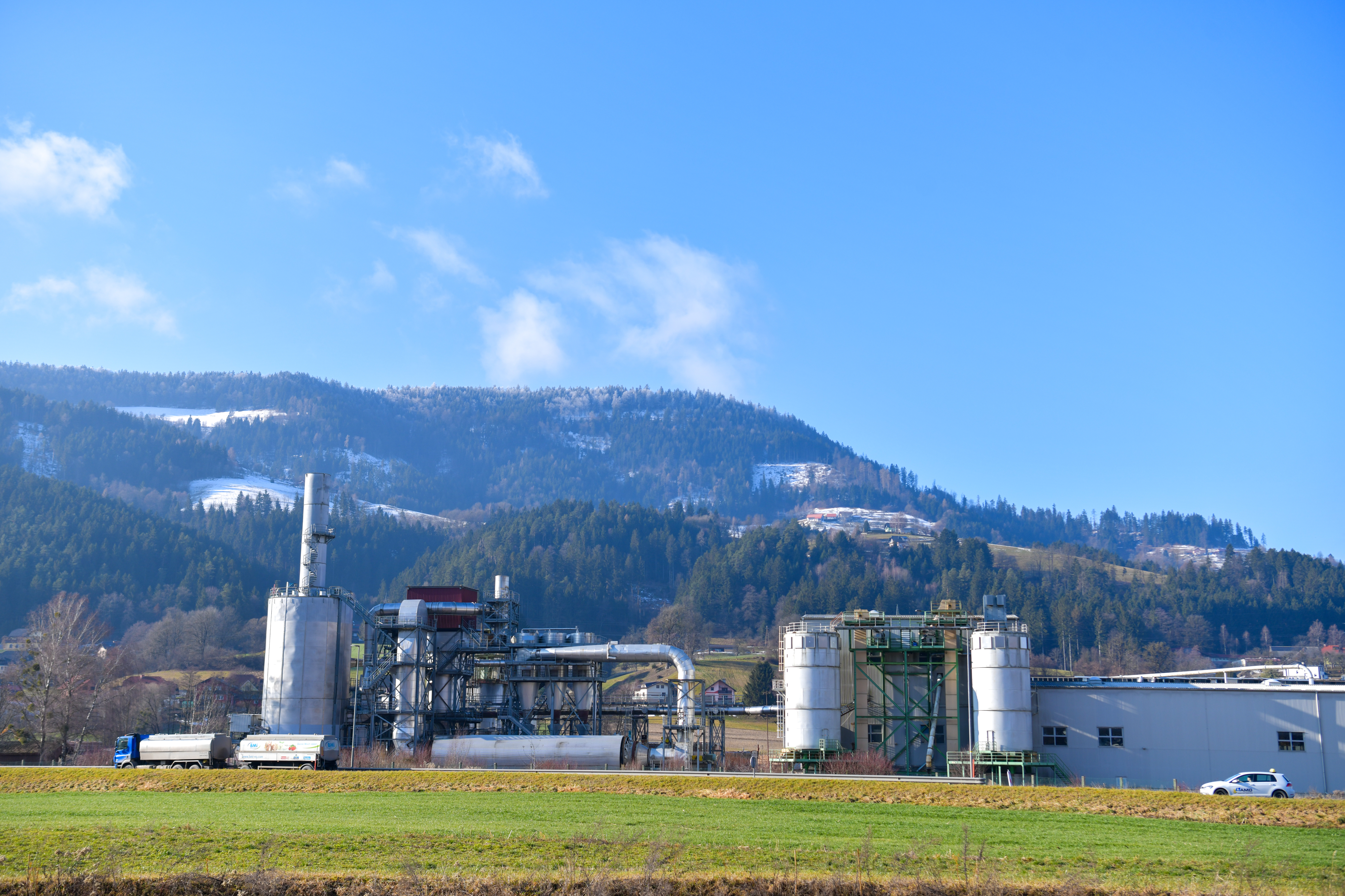 TIP Otiški vrh, iverka, les