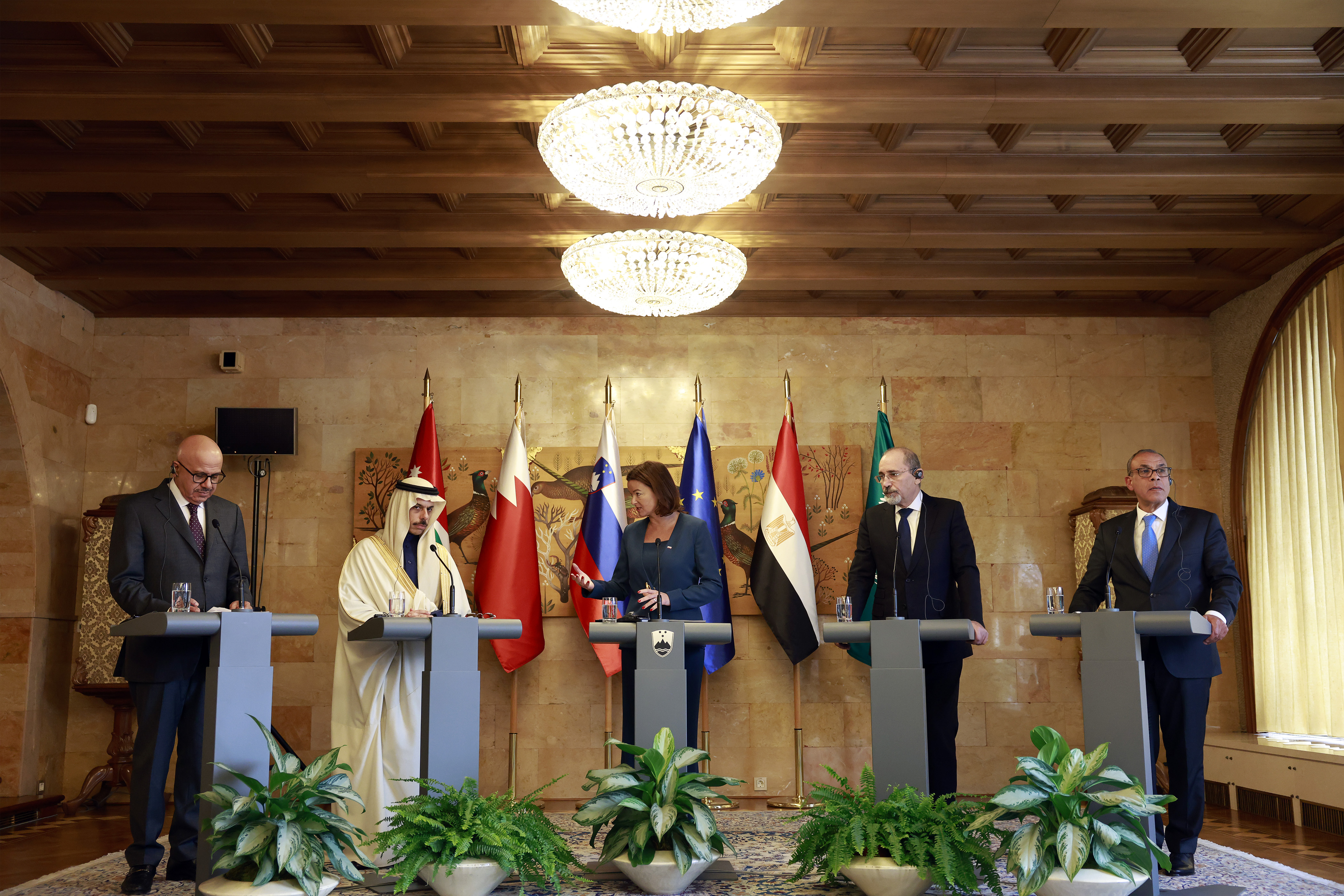 Zunanja ministrica Tanja Fajon s kolegi arabskih državž