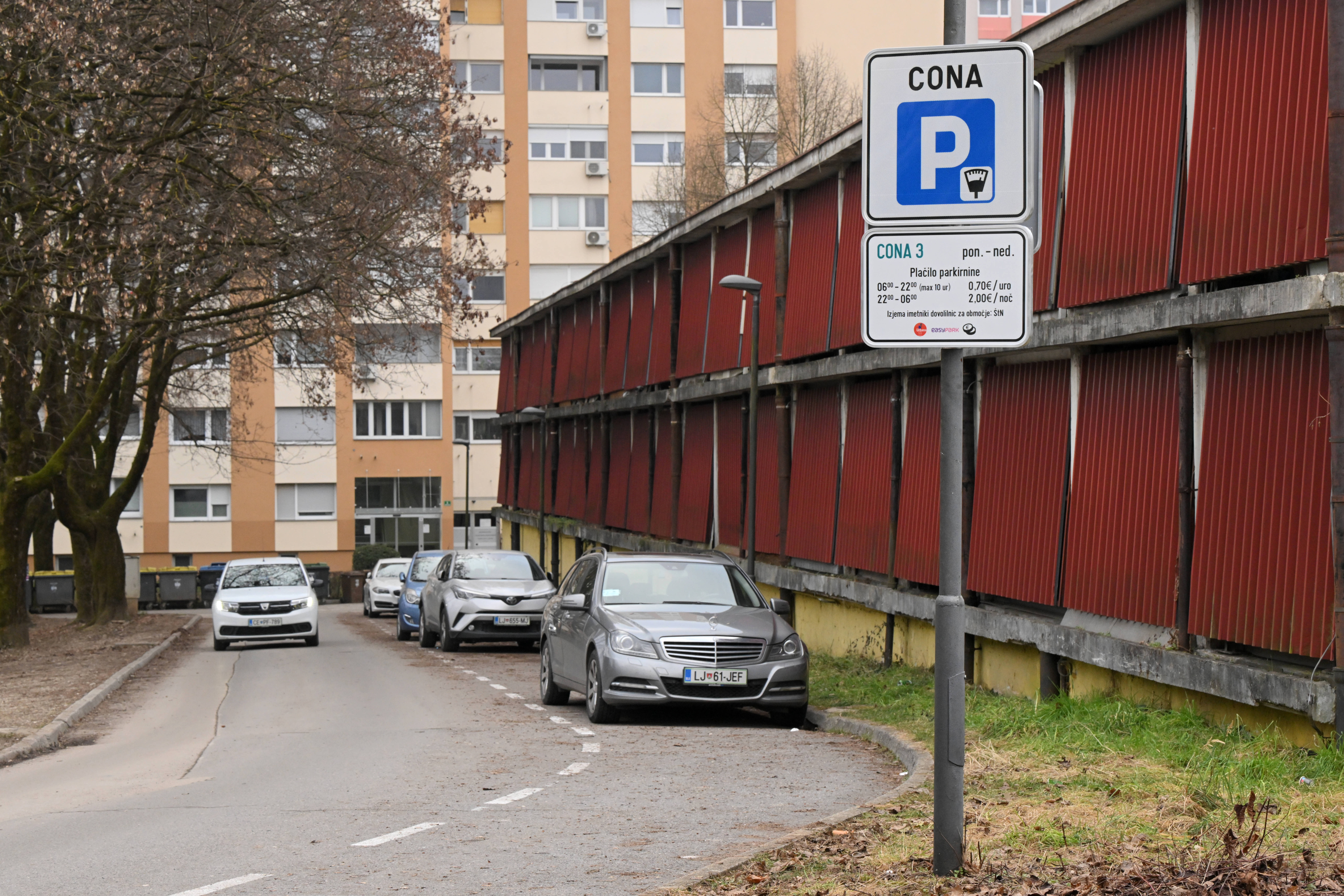 Parkiranje v Štepanjskem naselju