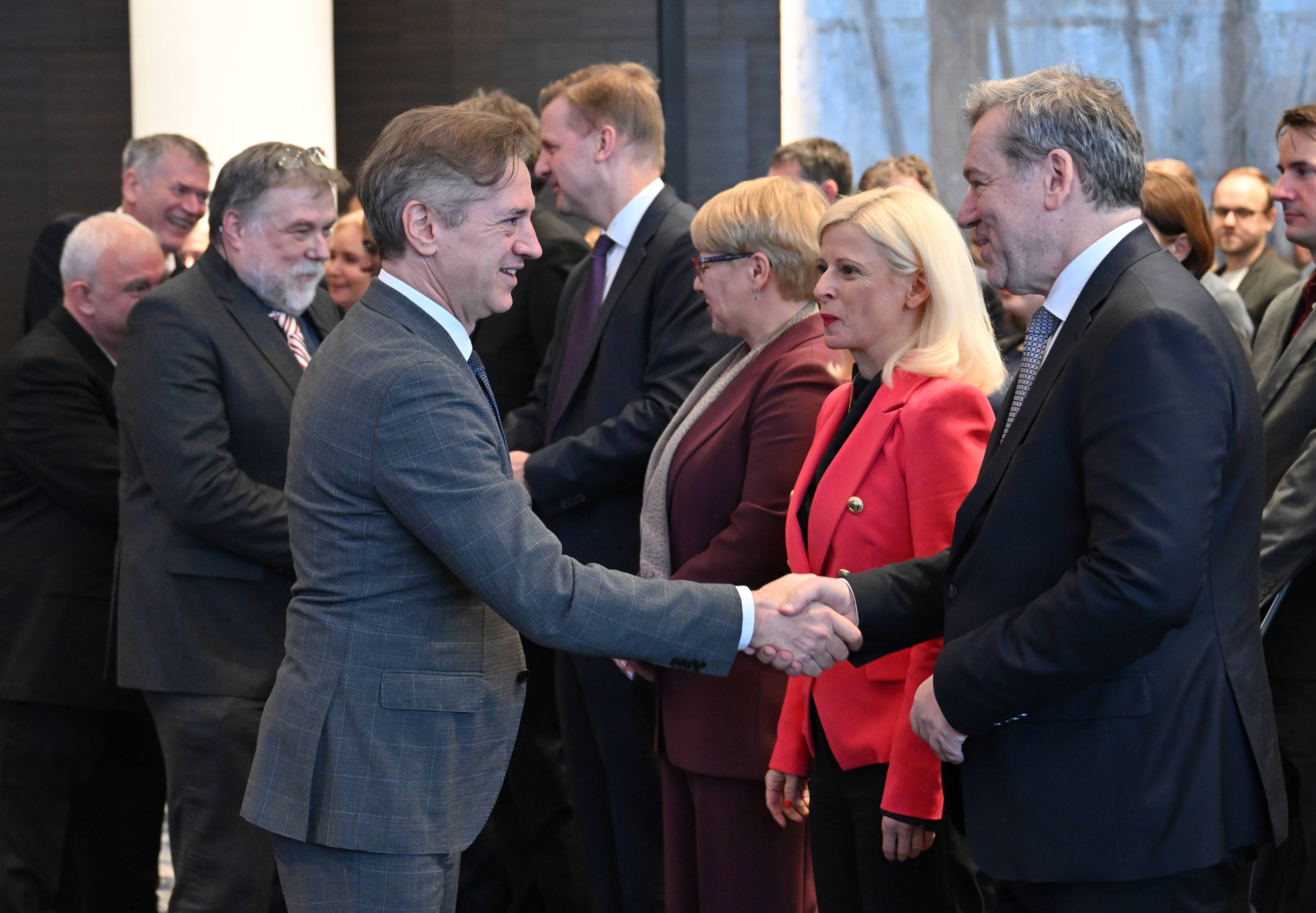 Robert Golob, slovenska tovarna umetne inteligence