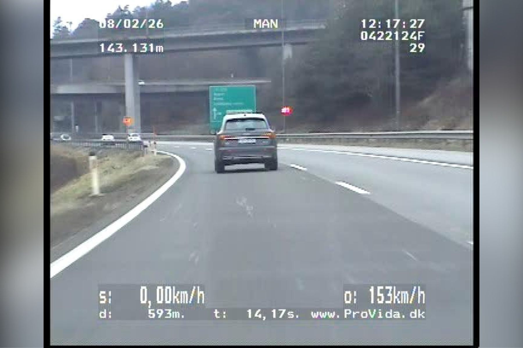 Policisti so opazili voznika, ki je prekoračil omejeno hitrost na ljubljanski avtocesti