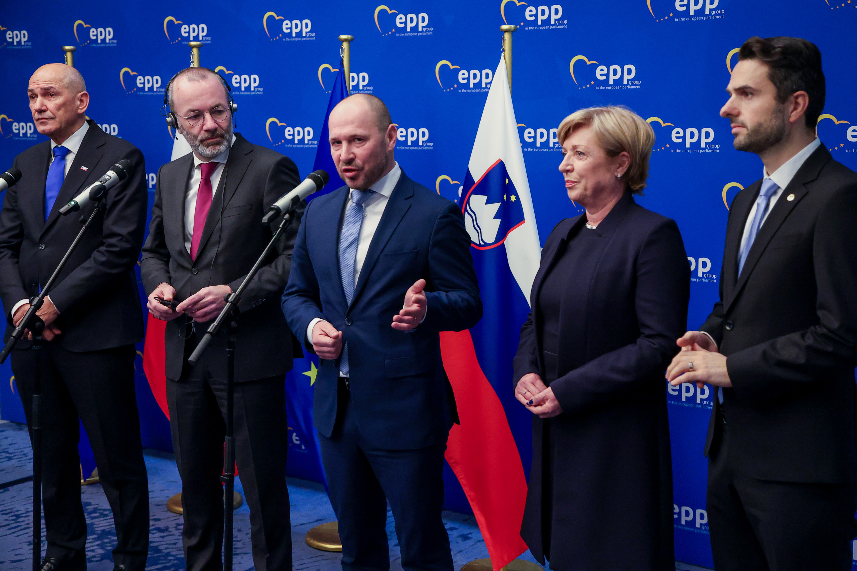 Janez Janša, Manfred Weber, Jernej Vrtovec, Romana Tomc in Matej Tonin