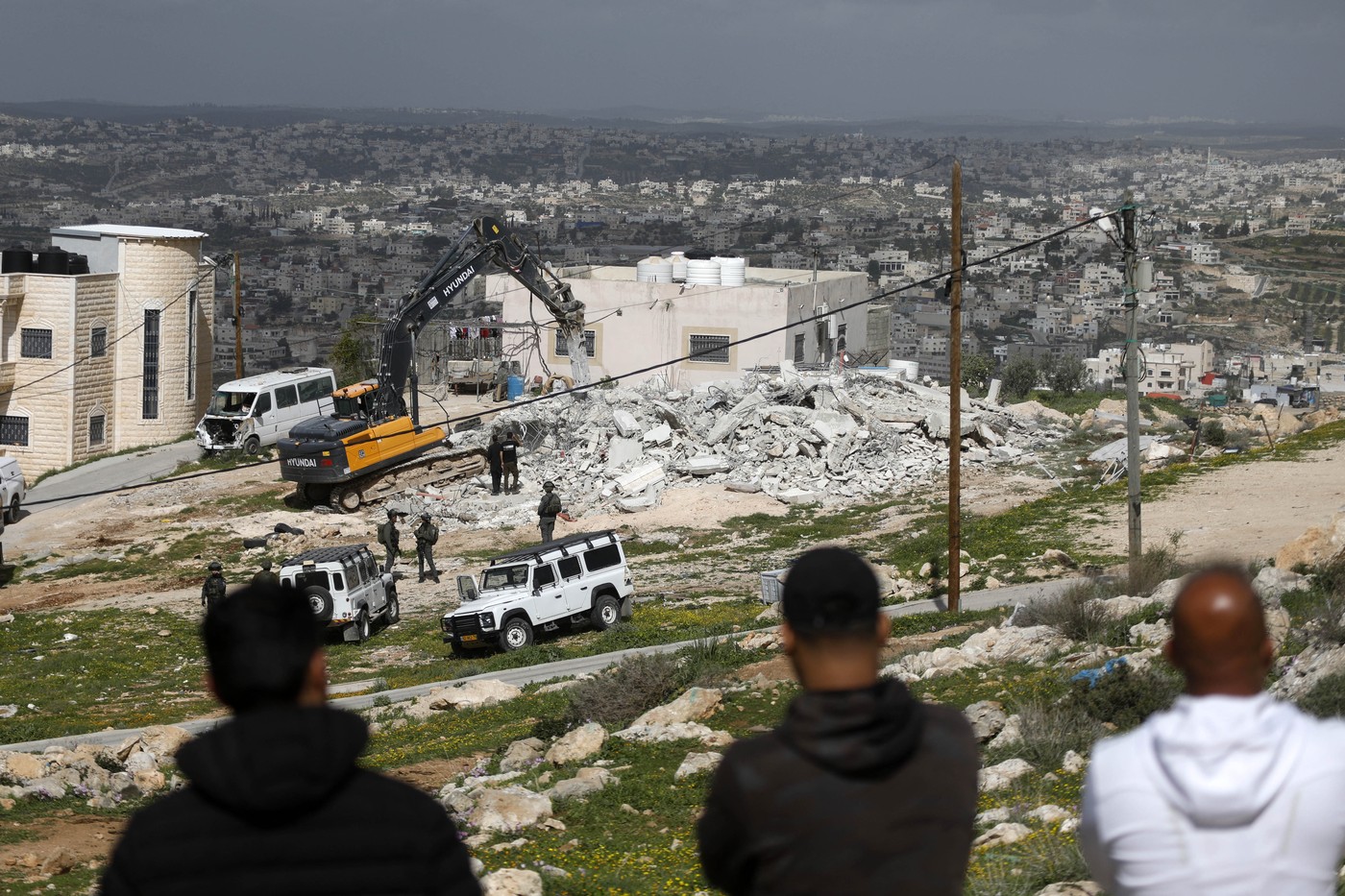 Izraelske sile podirajo domove Palestincev na Zahodnem bregu