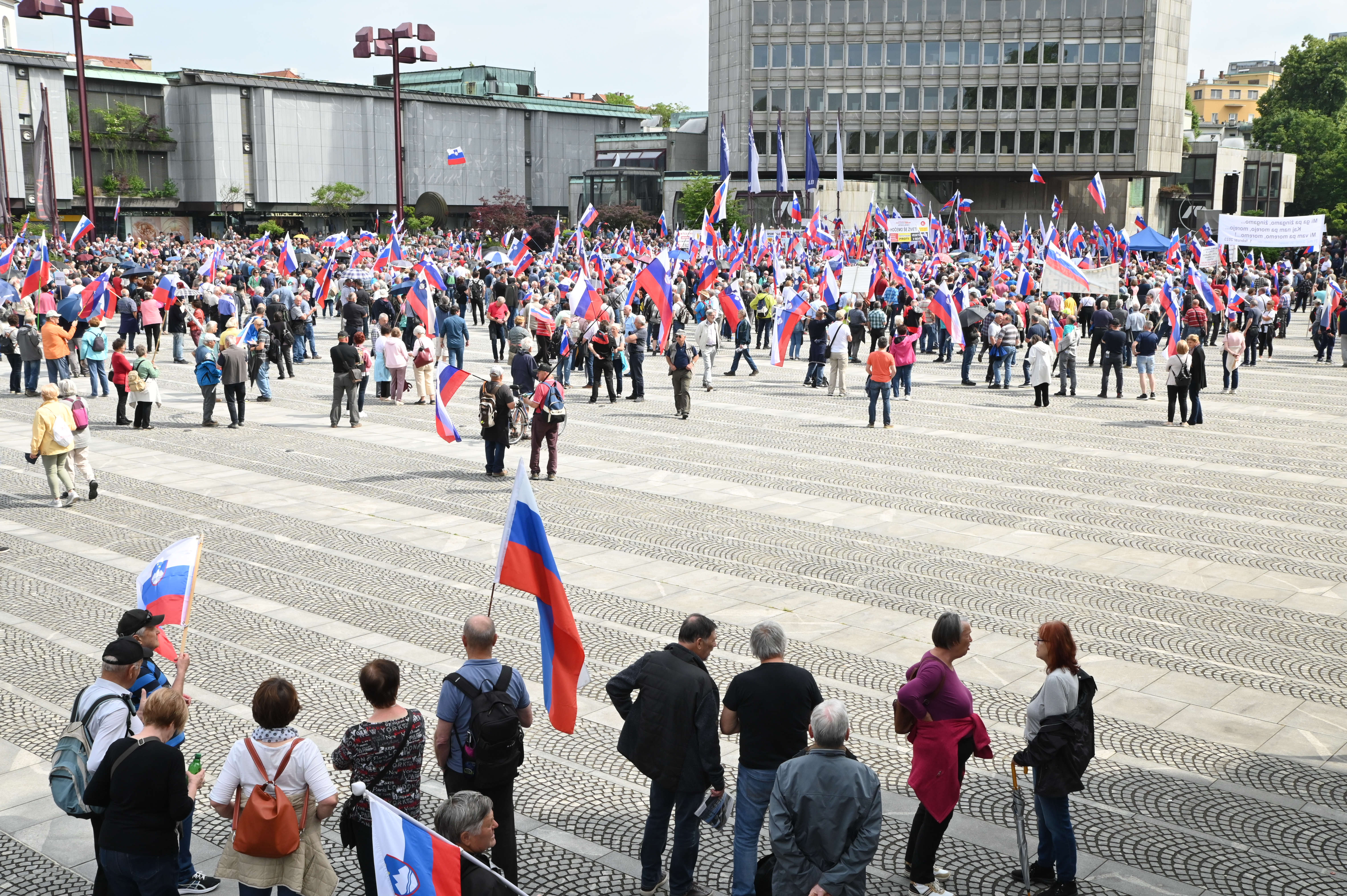 Slovenija, Ljubljana, 31.05.2023, 31. maj 20235. vseslovenski protestni in protivladni shod upokojencev. Politika, družba, ljudje, upokojenci, Inštitut 1. marec, Pavle Rupar, RTV SLO, Trg republike, Foto: Žiga Živulović jr. /Bobo