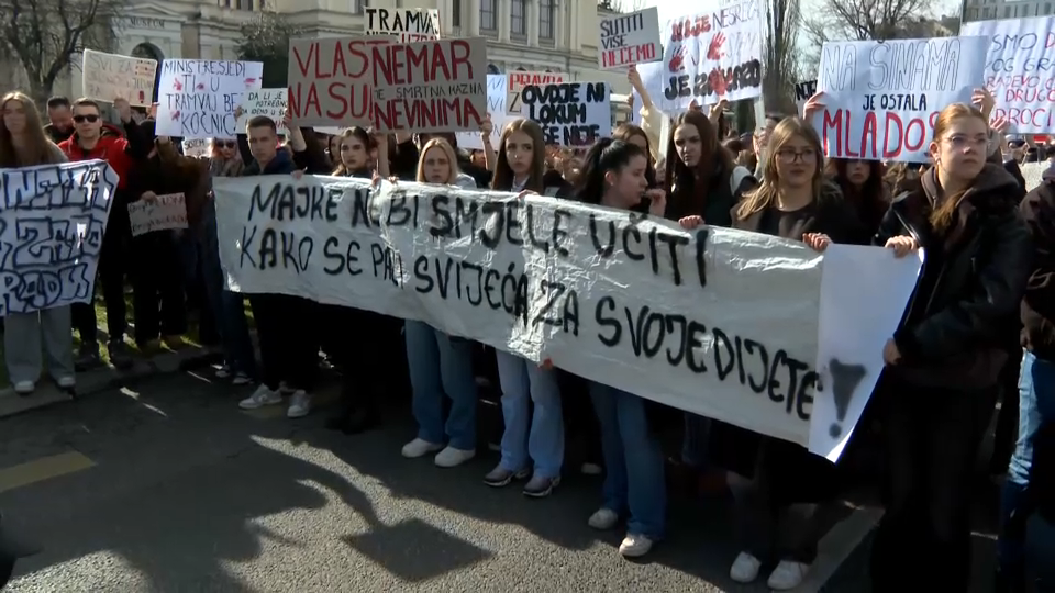 Protesti zaradi iztirjenja tramvaja v Sarajevu