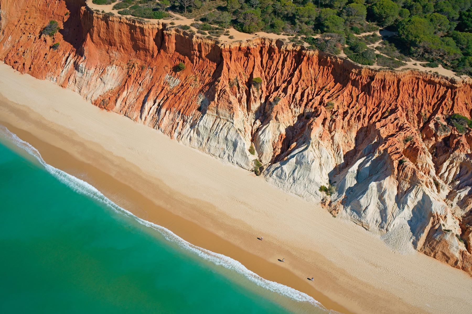 Plaža Praia da Falésia na Portugalskem
