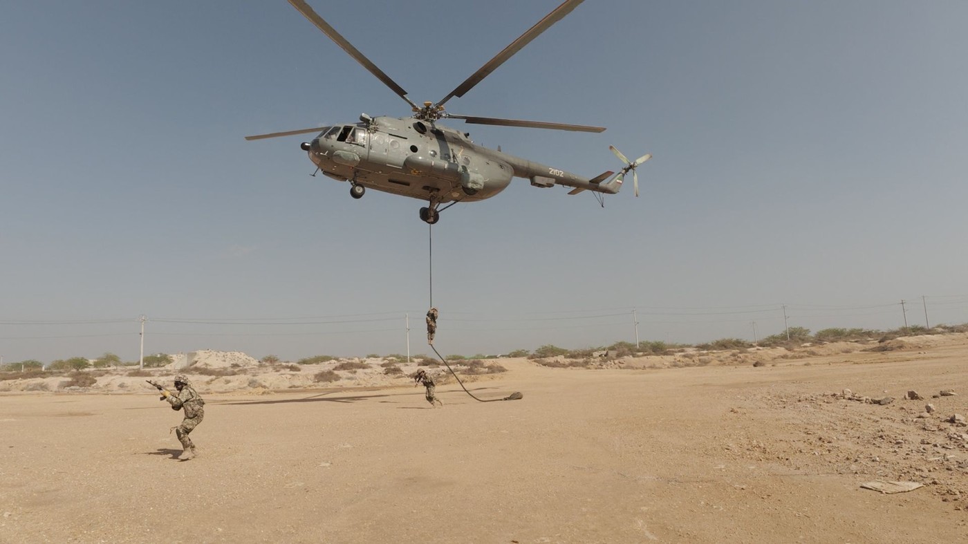 Vojaška vaja Iranske revolucionarne garde v Hormuški ožini 16. 2. 20225