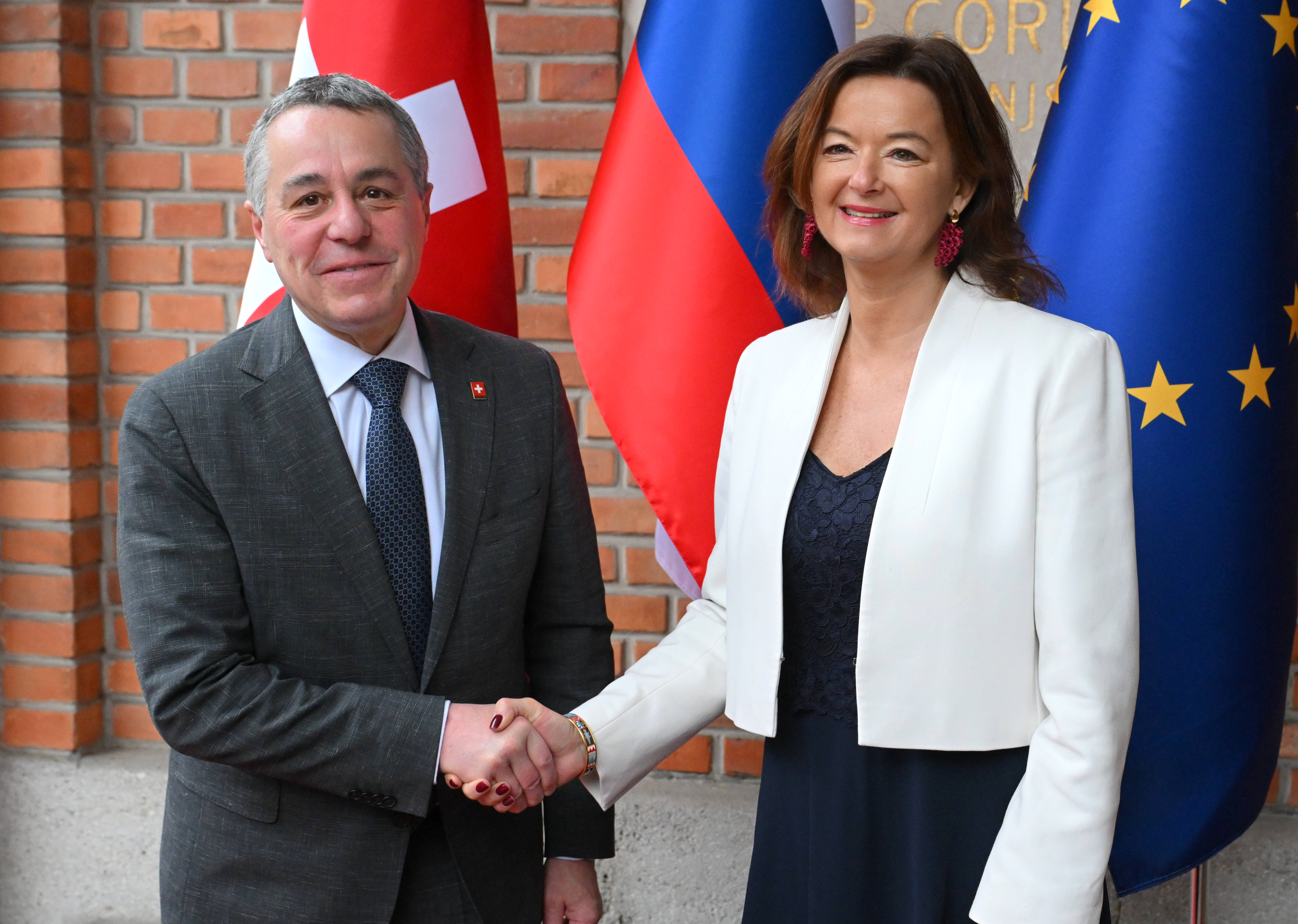 Ministrica za zunanje zadeve Tanja Fajon se je srečala z švicarskim ministrom za zunanje zadeve Ignaziem Cassisom