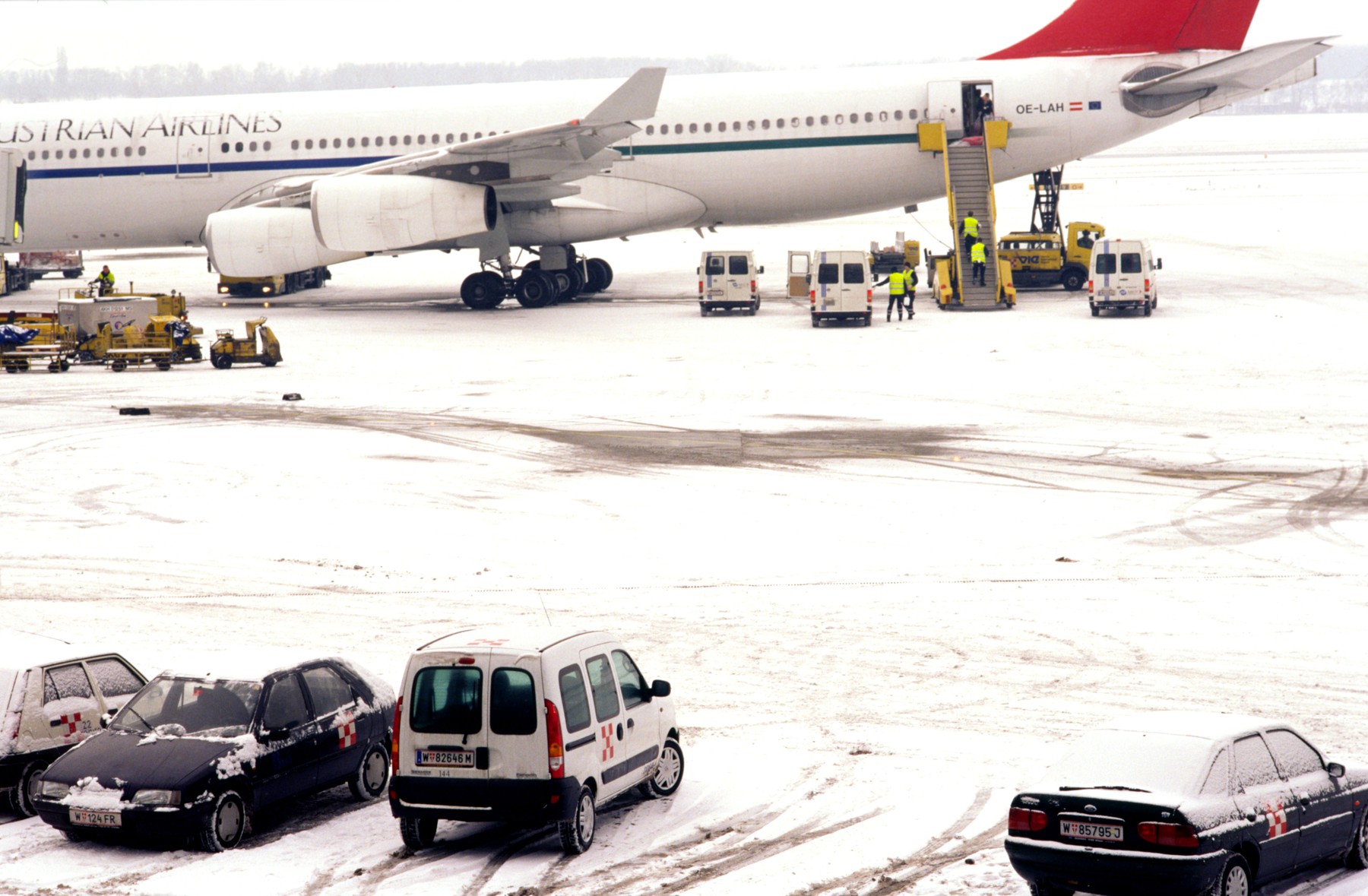 Dunajsko letališče v snegu