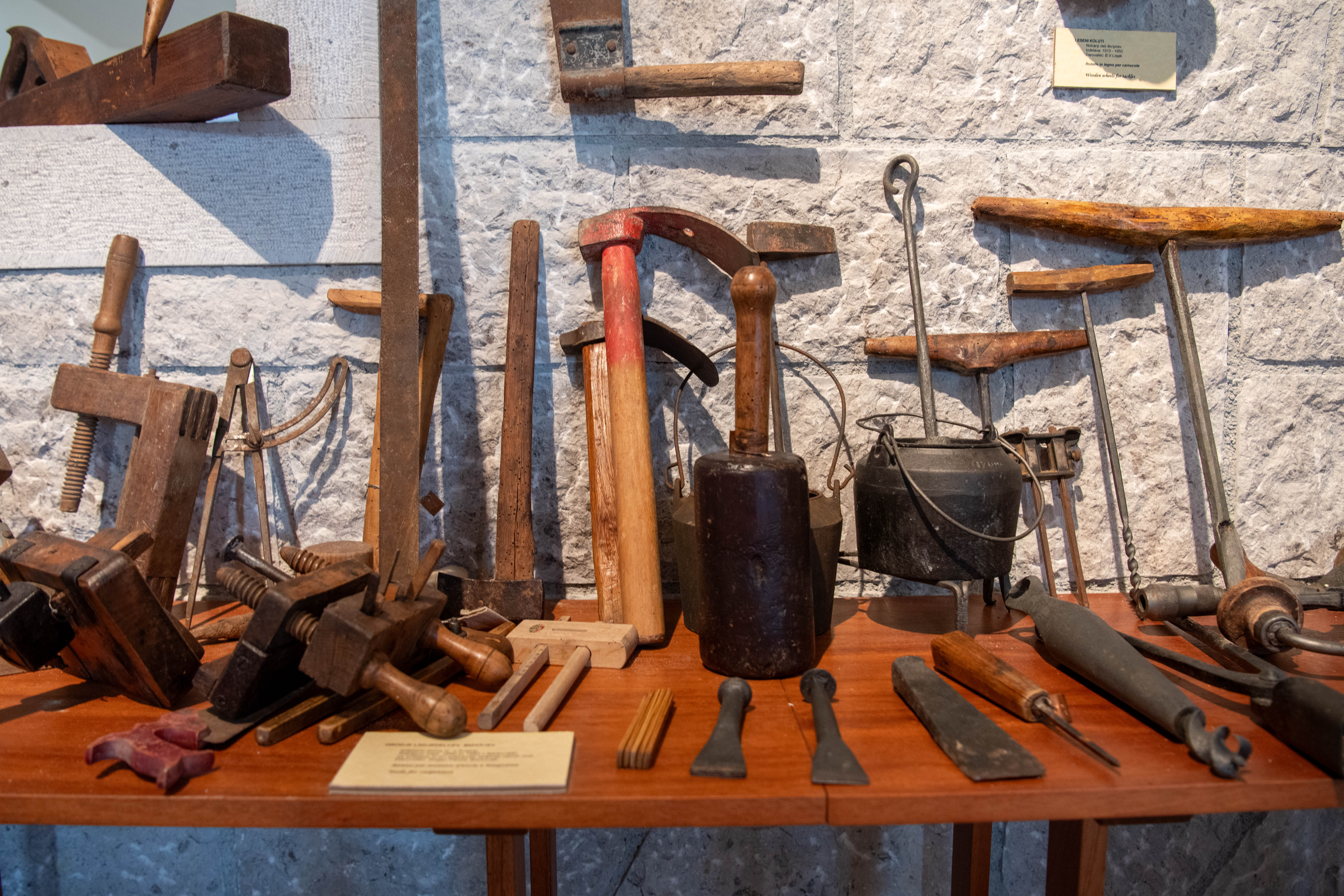 Orodje za popravljanje ladij in čolnov