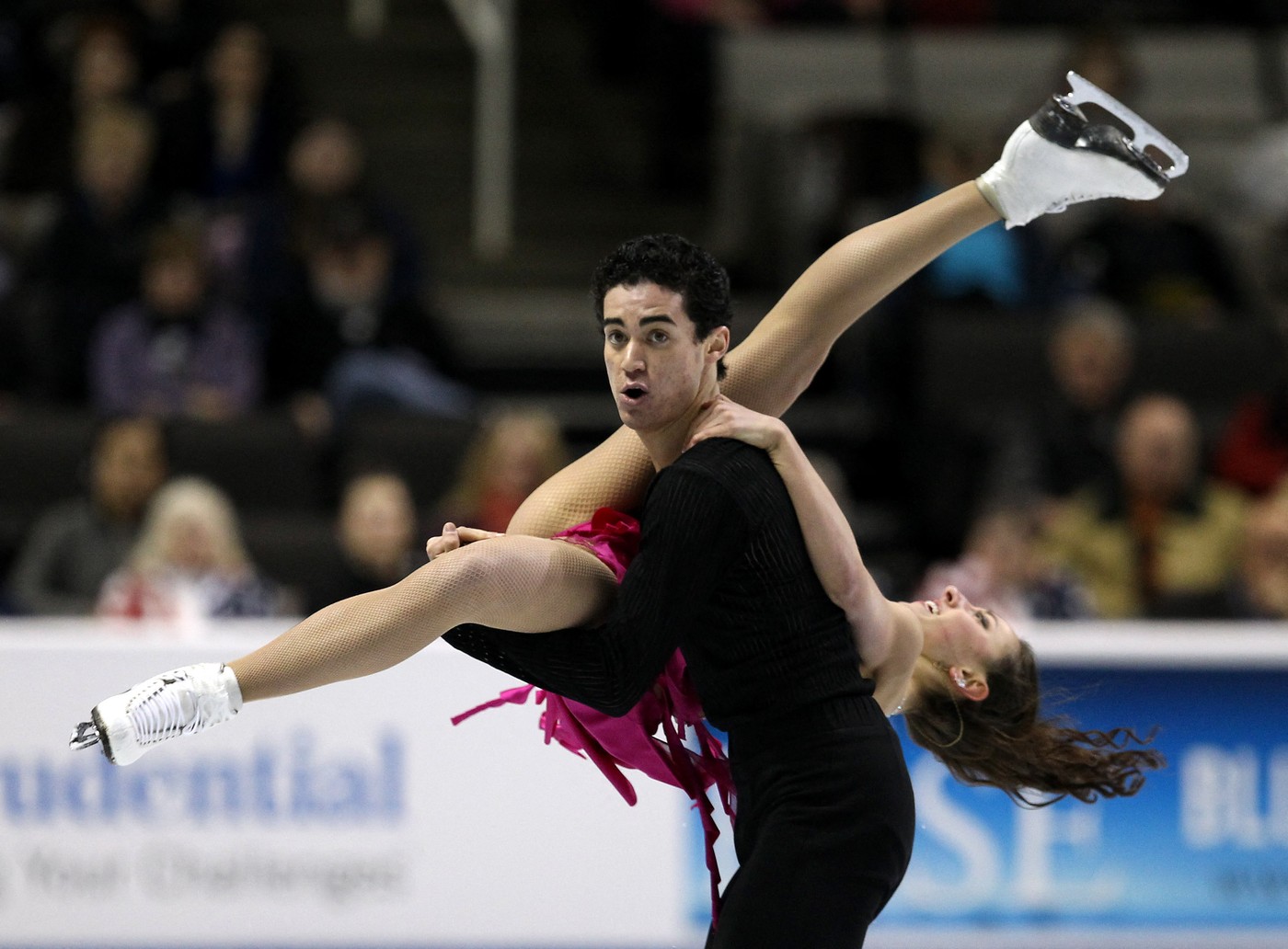 ameriška umetnostna drsalca Jordan Cowan in Anastasia Olson