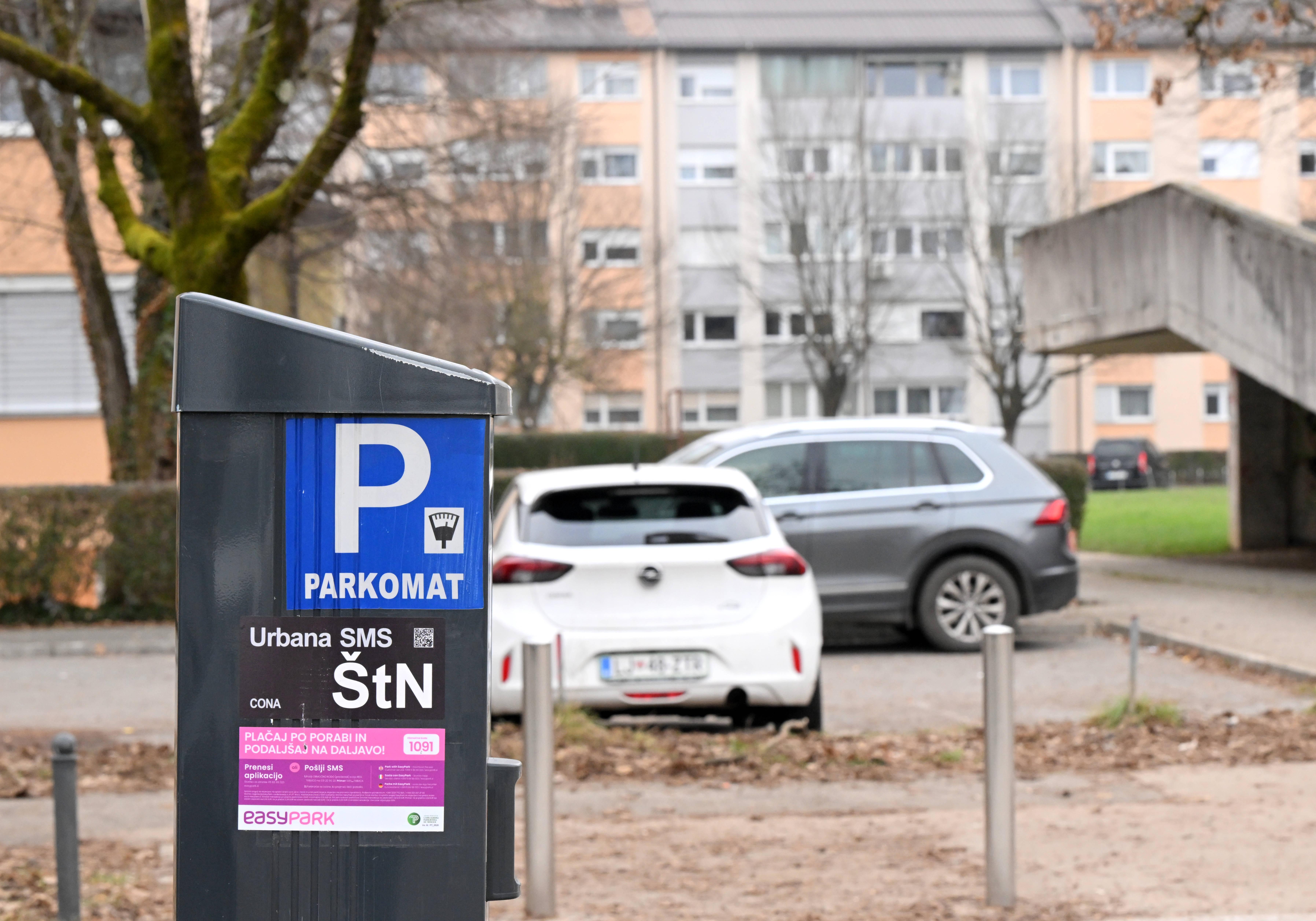 Parkiranje v Štepanjskem naselju