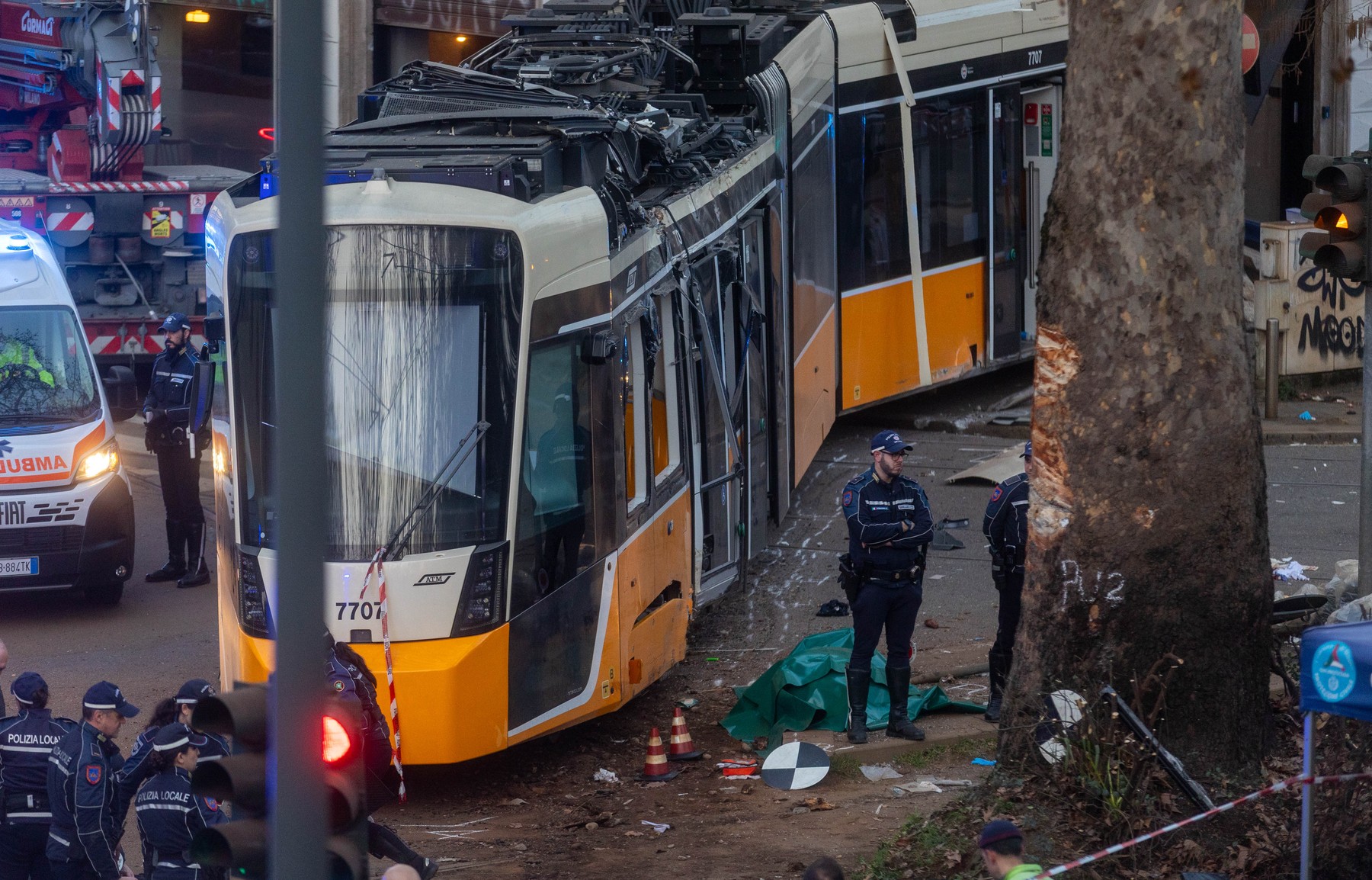 iztirjenje tramvaja v Milanu