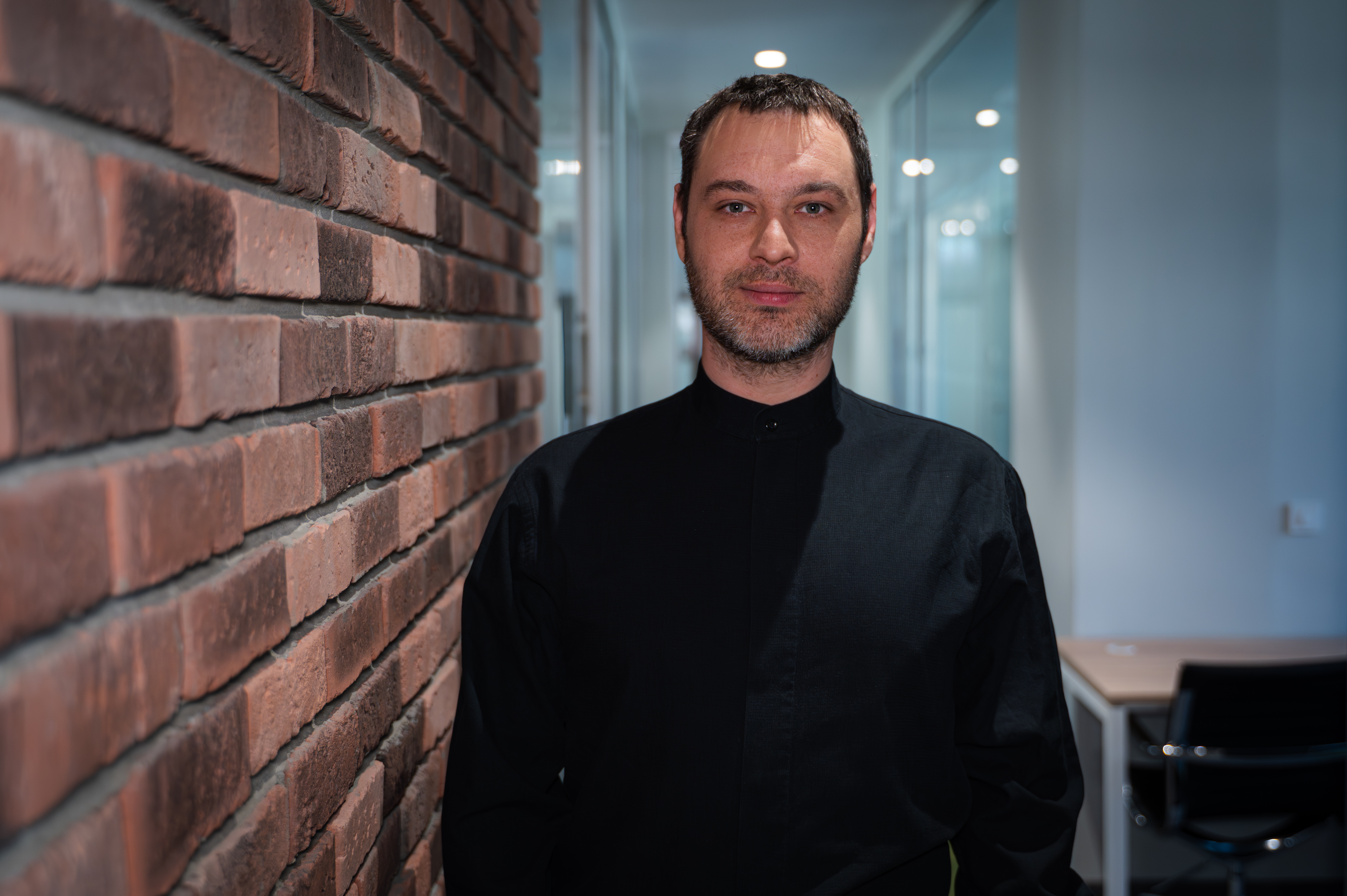 Na kratko, Miha Kordiš, Mi, socialisti! 4