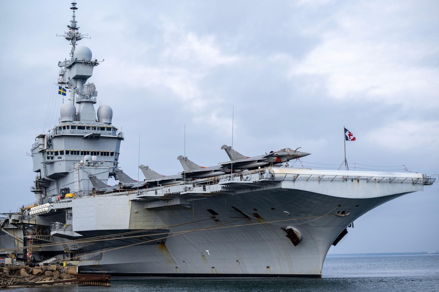 Francoska jedrska letalonosilka Charles de Gaulle