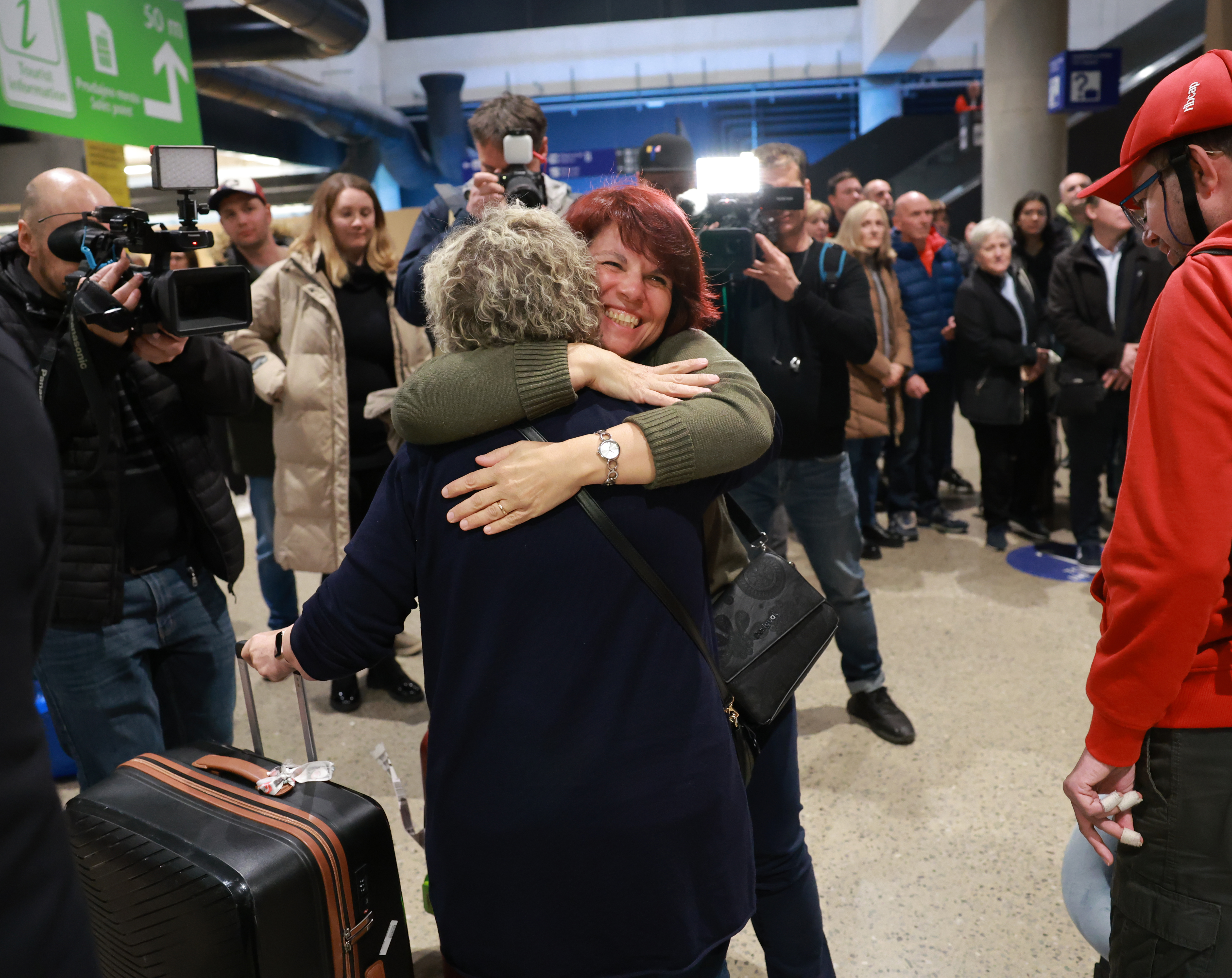 Brnik, prihodi, evakuacija, Oman