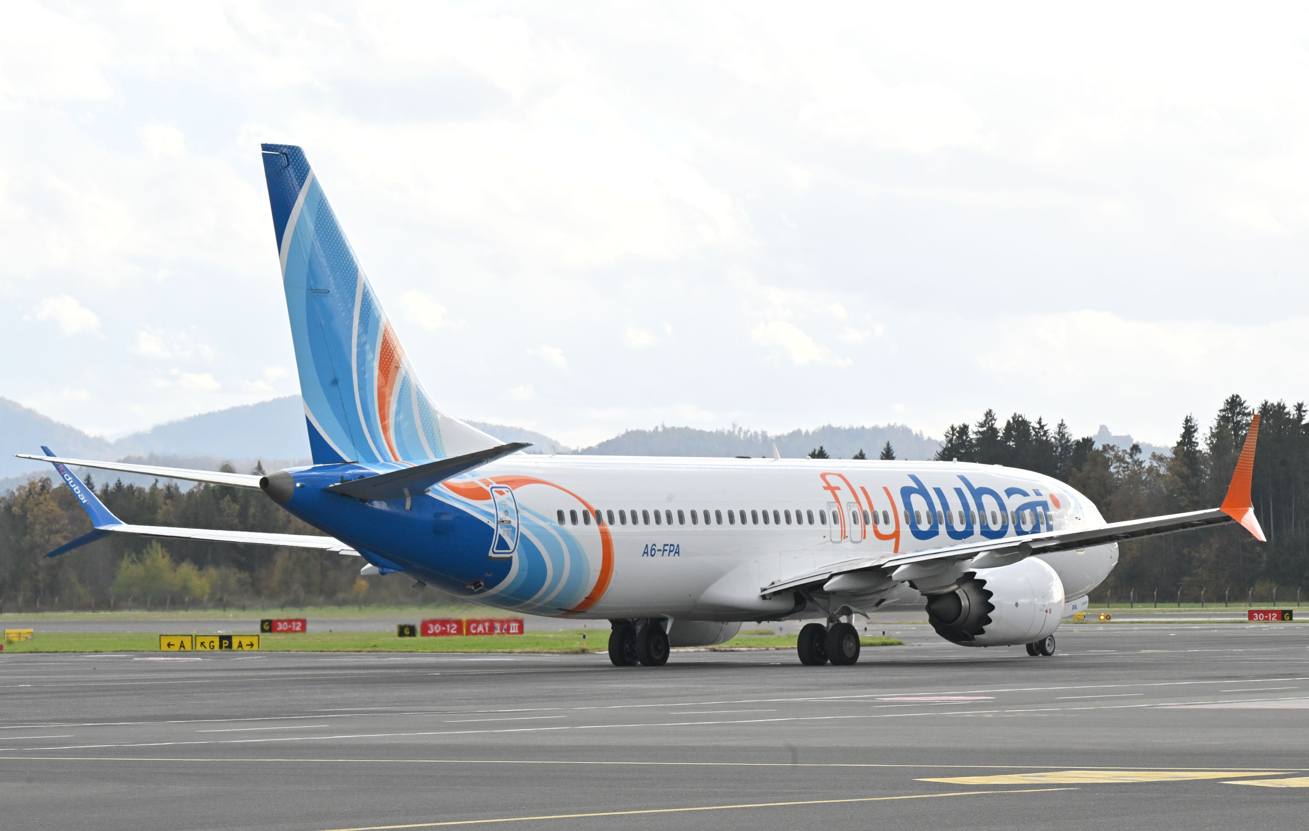 Slovenija, Brnik, 25.10.2025, 25. oktober 2025Letališče Brnik, letališče Jožeta Pučnika Brnik Fly Dubai