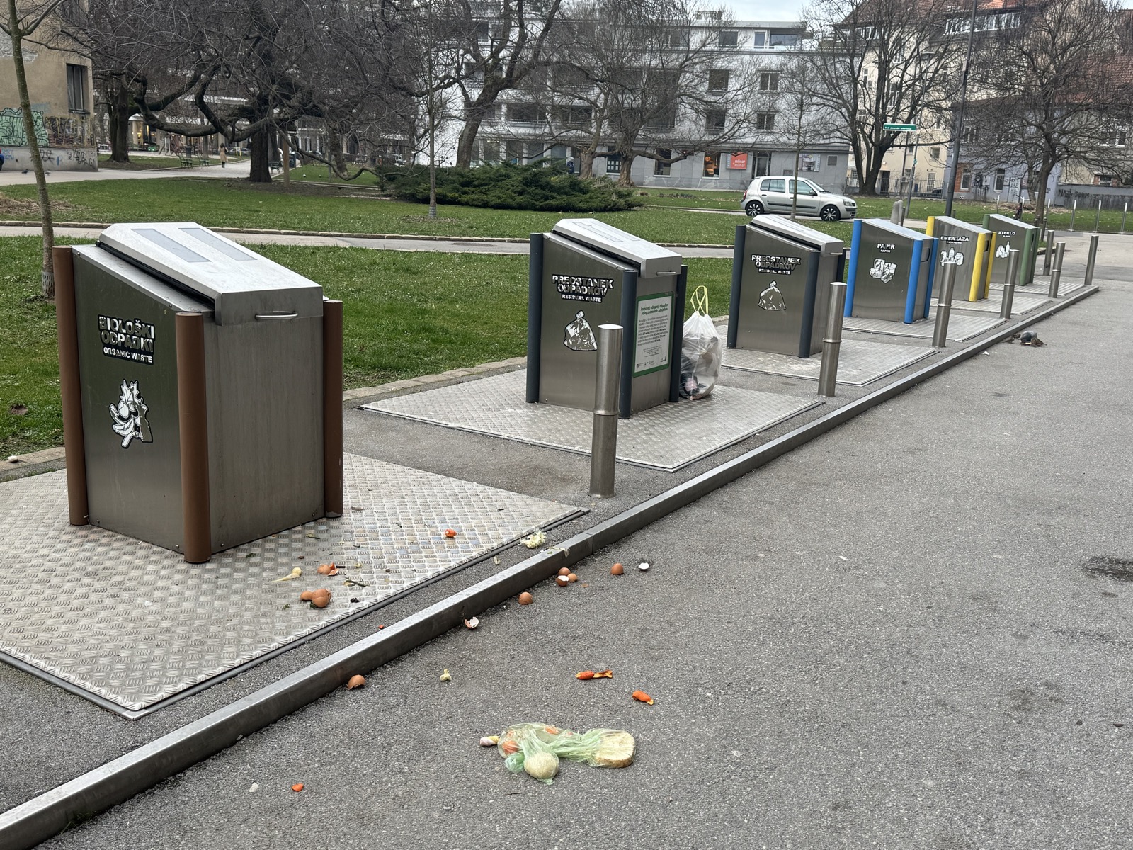 Smeti na Štefanovi ulici