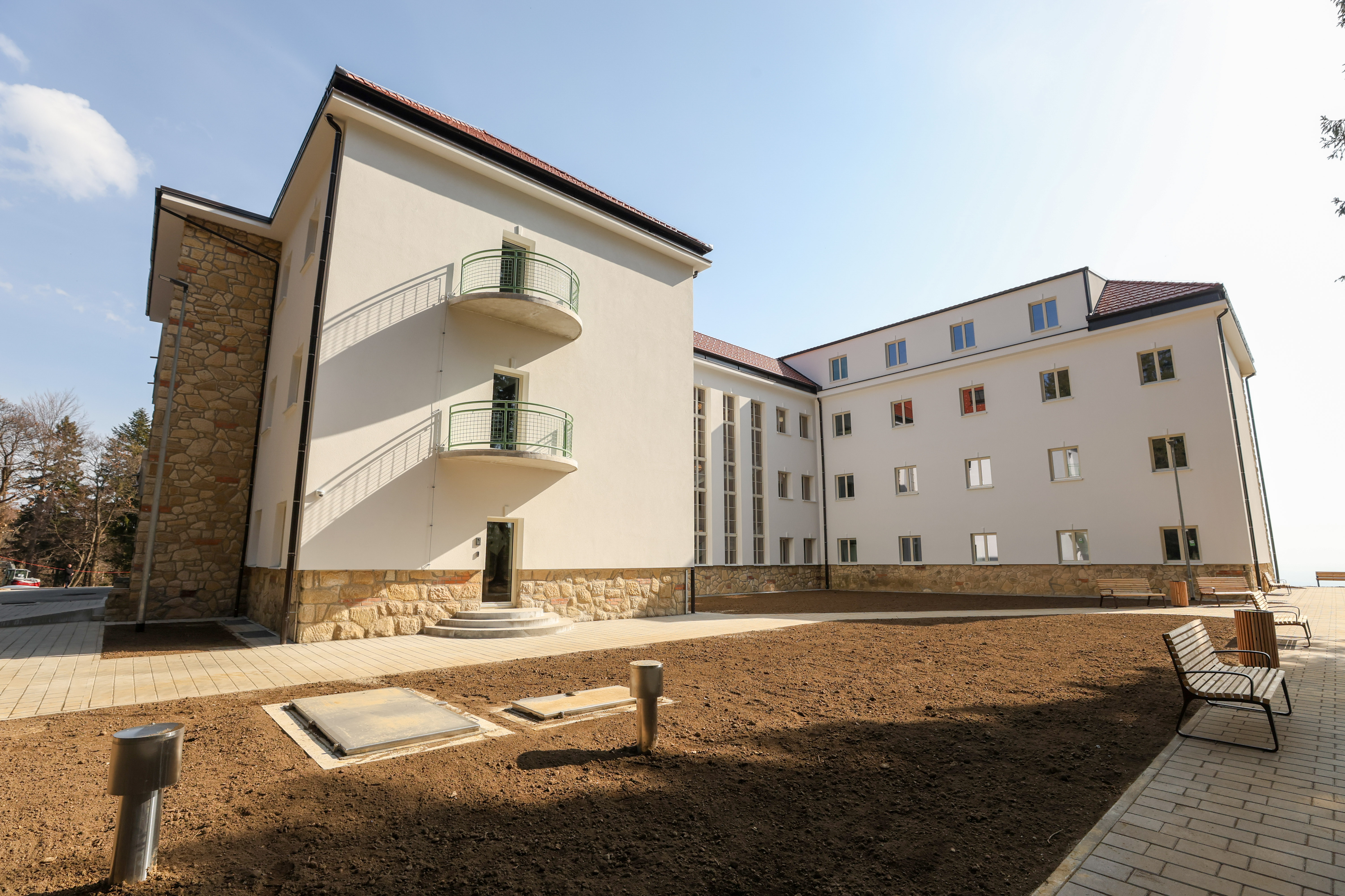 Prenovljeni prostori oddelka negovalne bolnišnice UKC Maribor na Slivniškem Pohorju