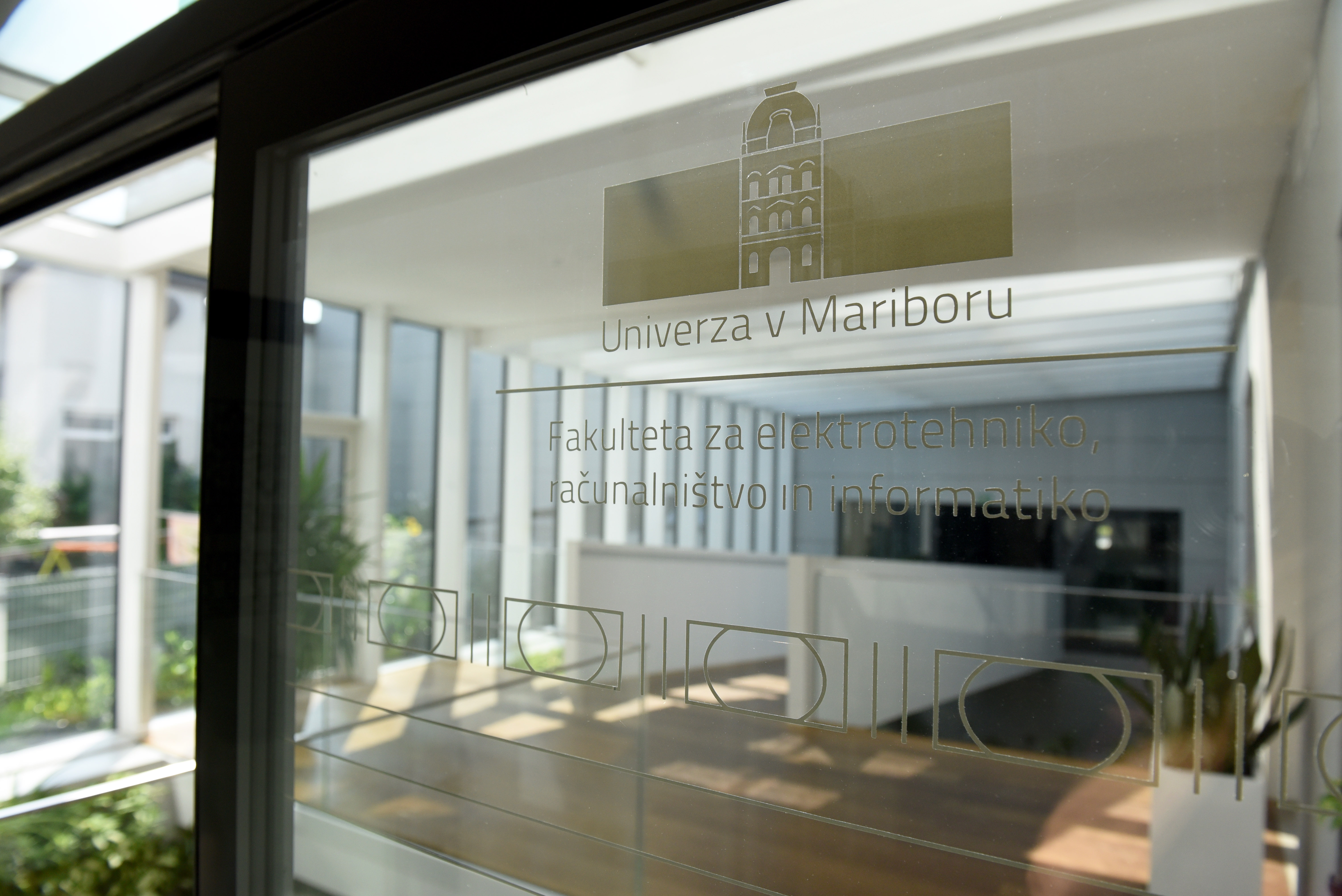 Slovenija, Maribor, 27.08.2019, 27. avgust 2019, Fakulteta za elektrotehniko, racunalnistvo in informatiko Maribor, FERI. Izobrazevanje, solstvo, arhitektura, znanost, fakulteta. Foto: Milos Vujinovic /Bobo