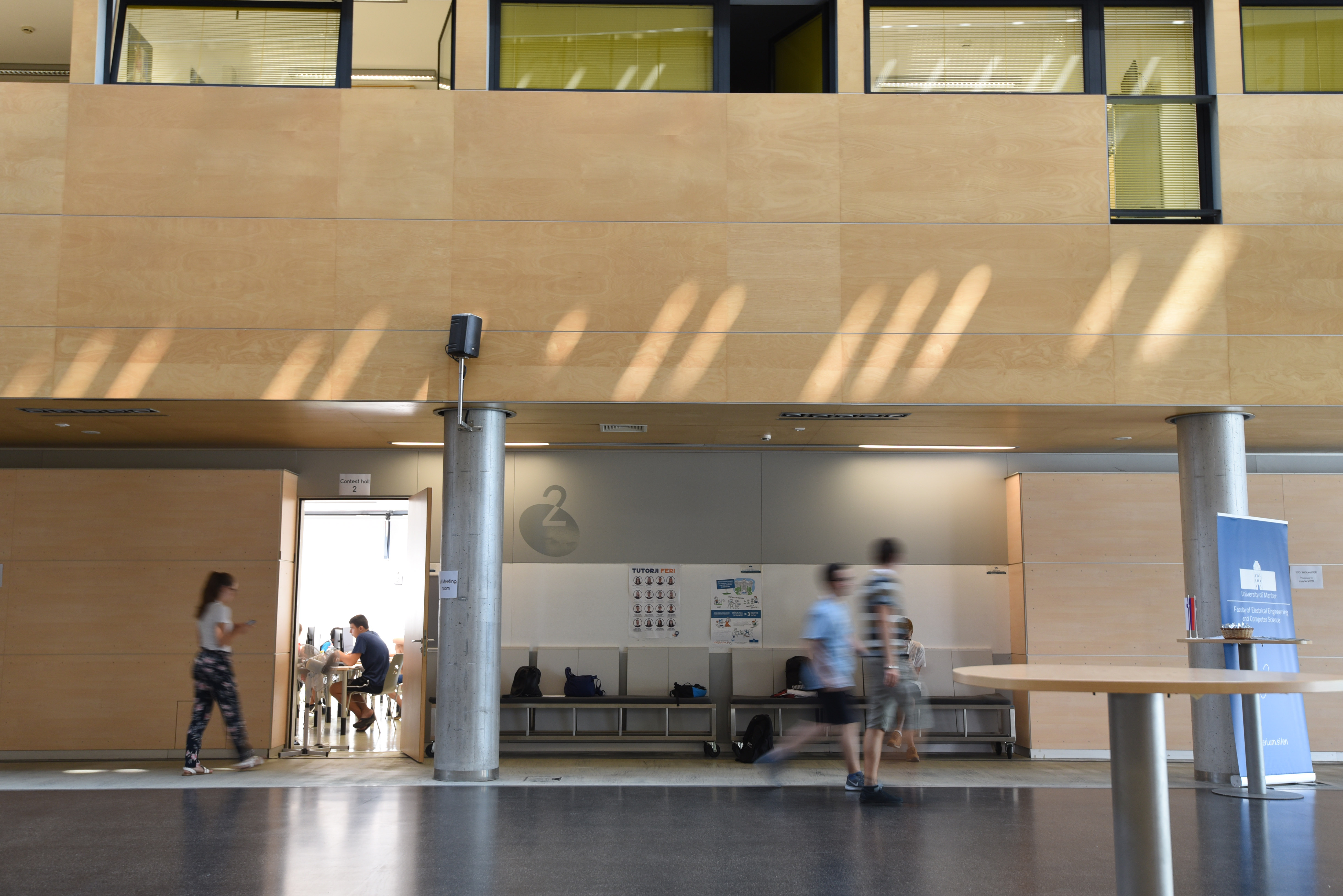 Slovenija, Maribor, 27.08.2019, 27. avgust 2019, Avla fakultete za elektrotehniko, racunalnistvo in informatiko Maribor, FERI. Izobrazevanje, solstvo, arhitektura, znanost, fakulteta. Foto: Milos Vujinovic /Bobo