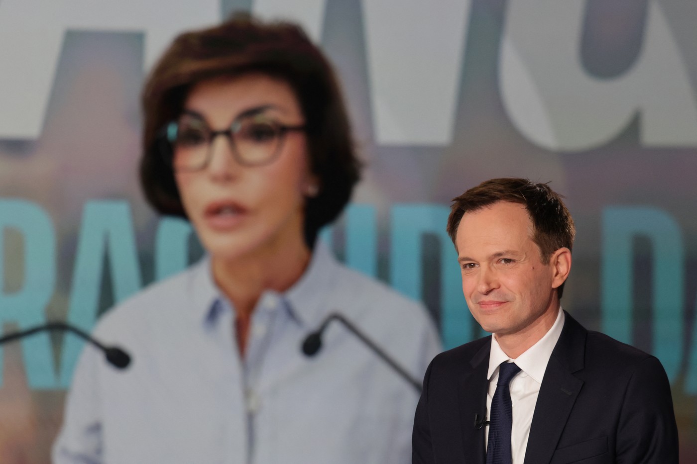 Pierre-Yves Bournazel pred fotografijo Rachide Dati