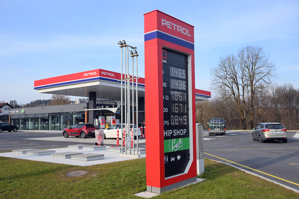 Slovenija, Ljubljana, 09.03.2026, 09.marec 2026Bencinska črpalka, energija, diesel, bencin, cena, gužva, dolge vrste,Petrol Foto:Žiga Živulović Jr./F.A.Bobo
