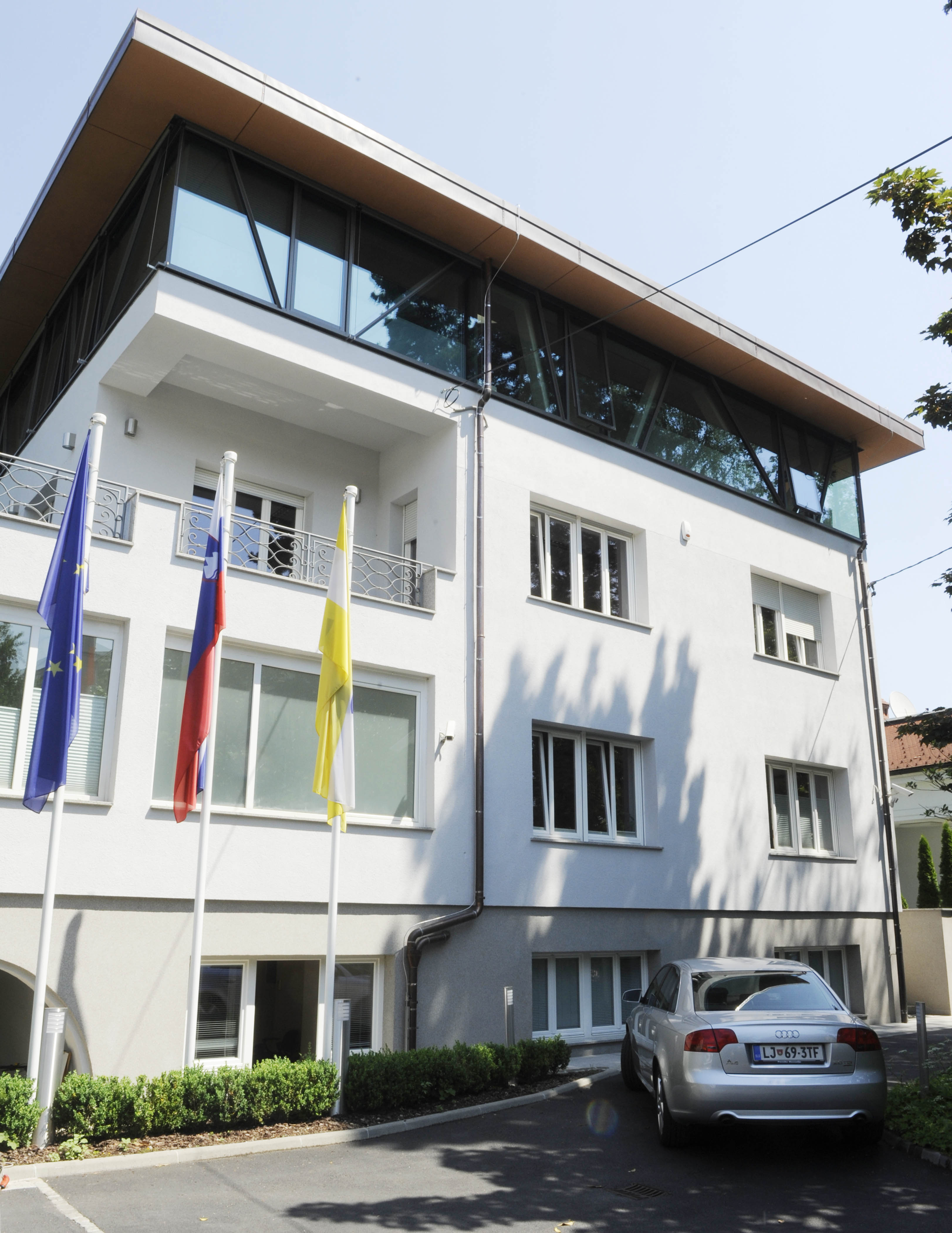 Stavka stranke SDS na Trstenjakovi ulici 8