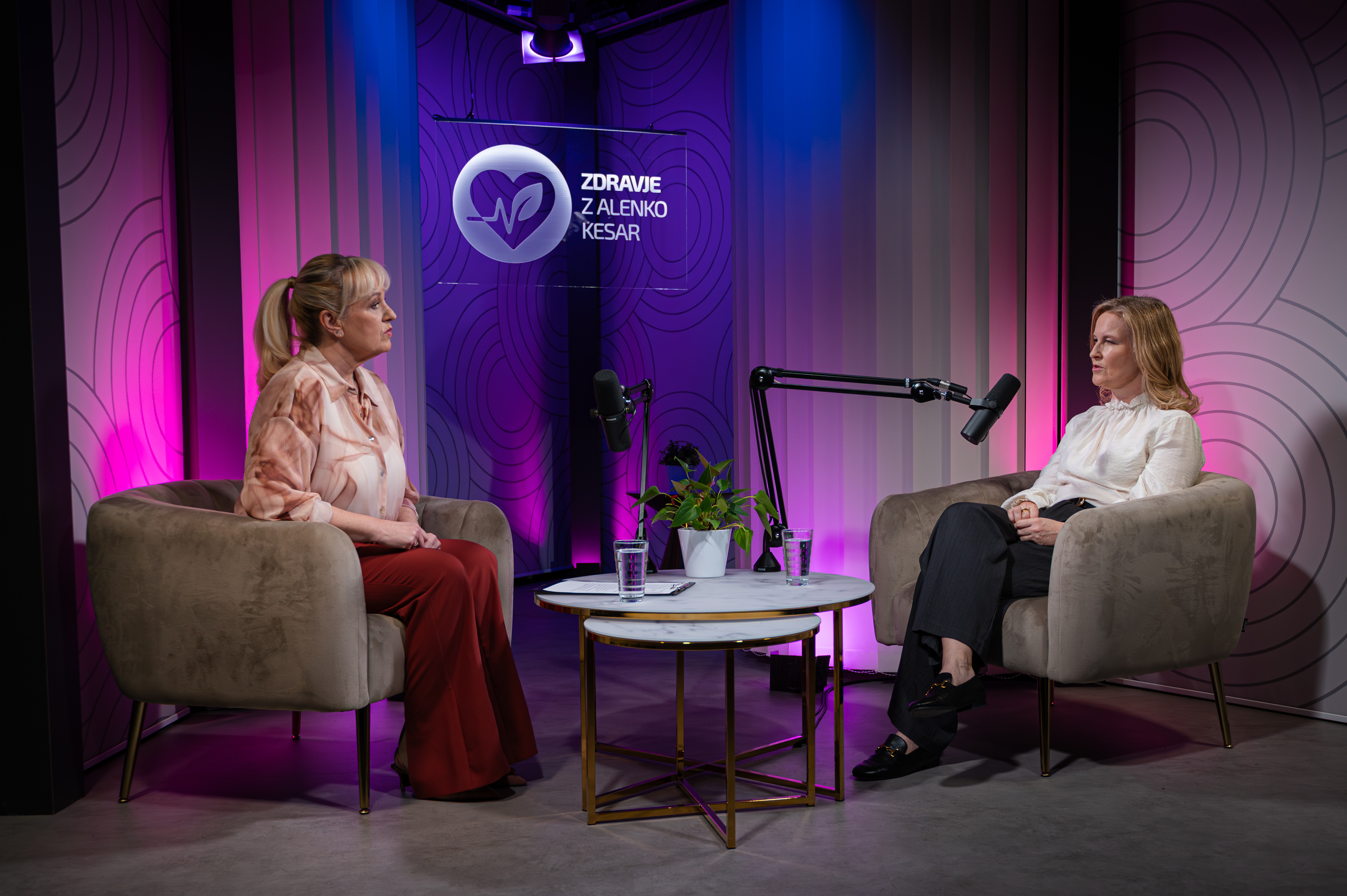 Pedopsihiatrinja dr. Jerneja Maček pojasnjuje prve znake avtizma in izzive, s katerimi se soočajo otroci in njihove družine