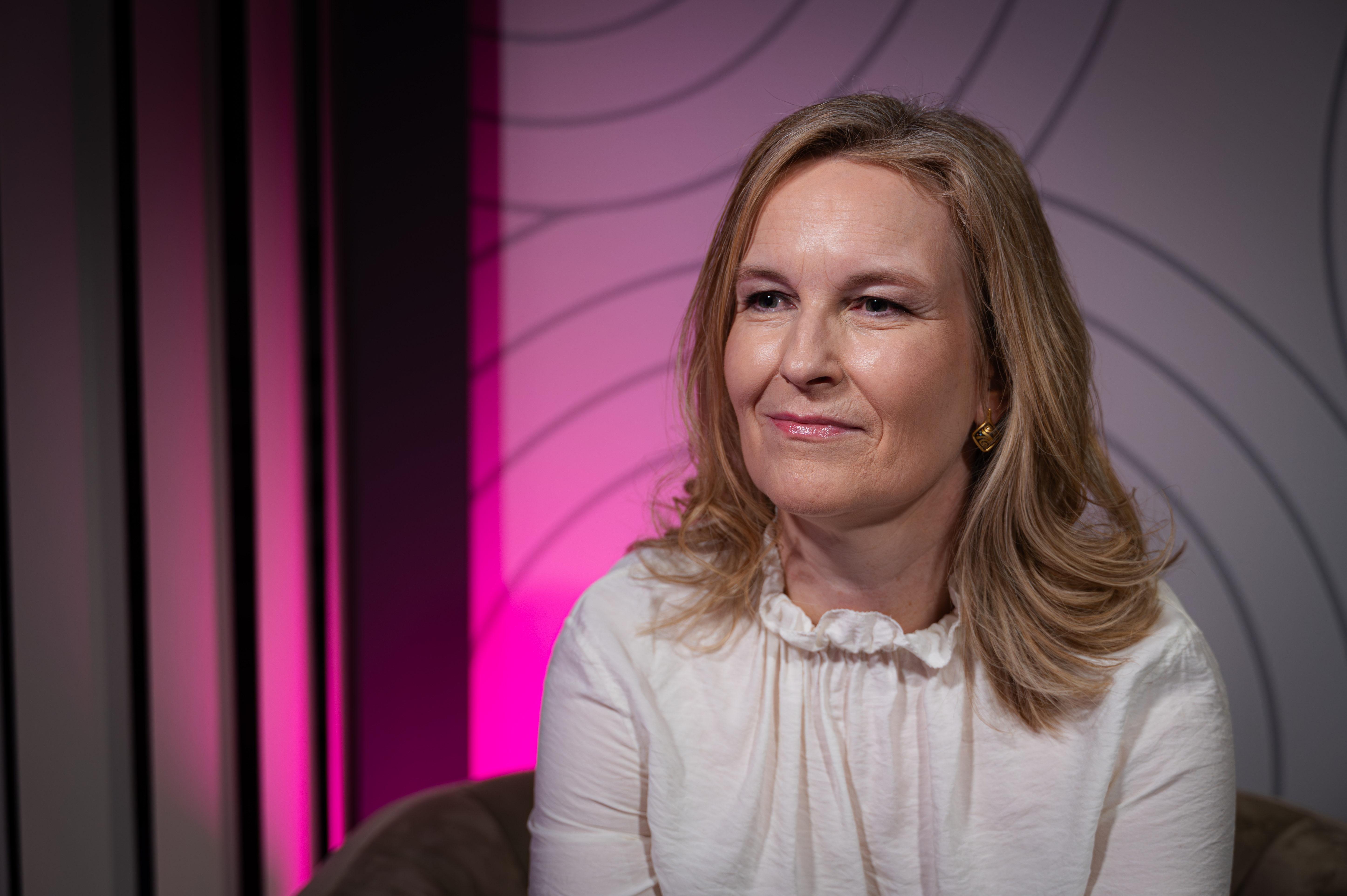 Pedopsihiatrinja dr. Jerneja Maček pojasnjuje prve znake avtizma in izzive, s katerimi se soočajo otroci in njihove družine