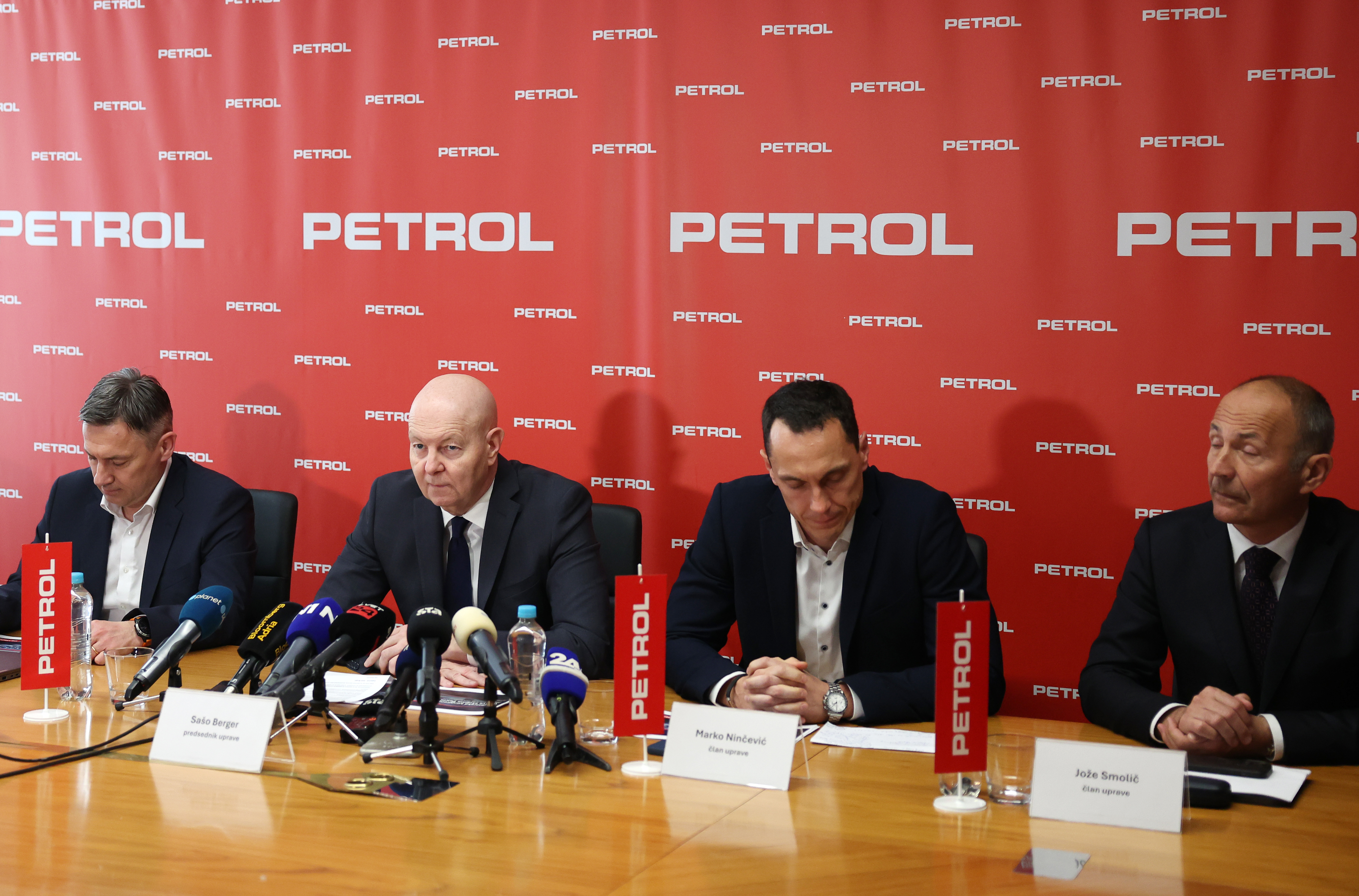 Novinarska konferenca Petrola