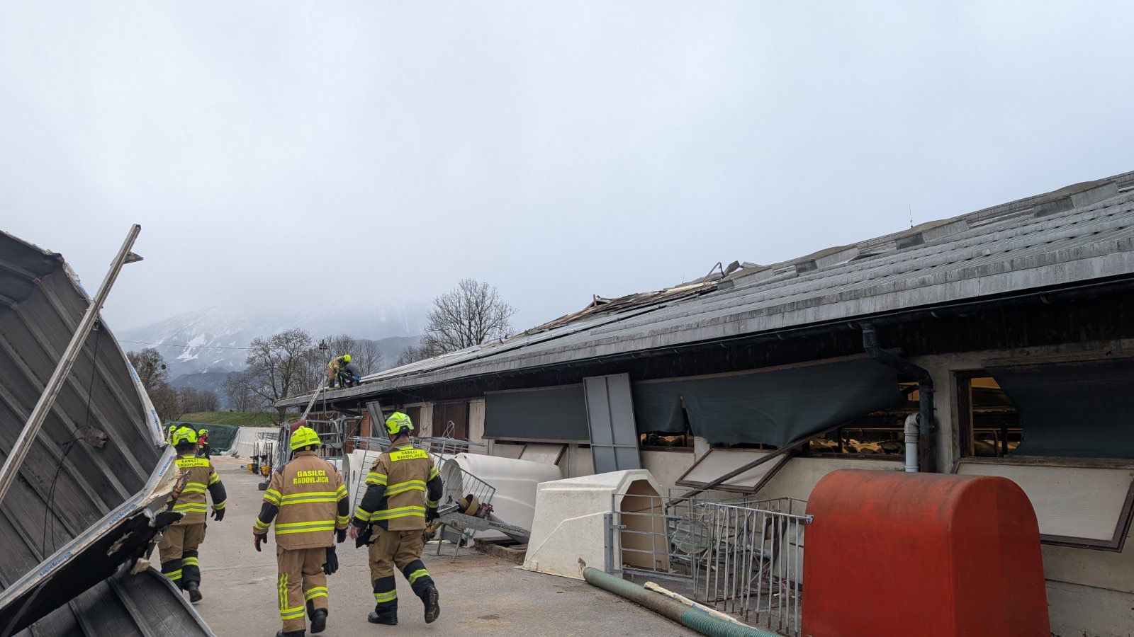 Posledice silovitega vetra v Radovljici in okolici