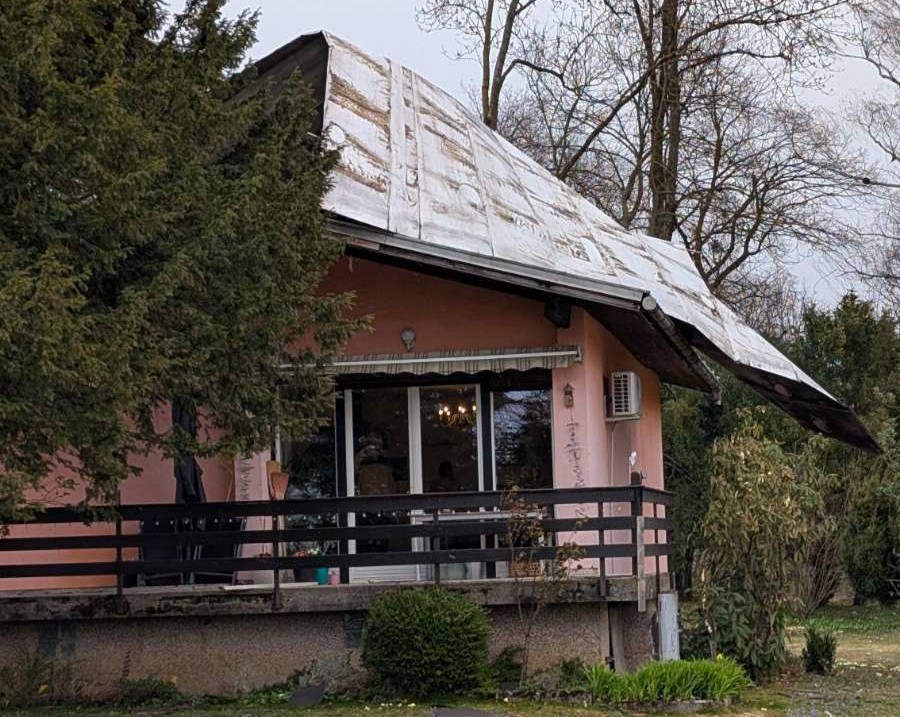 Posledice silovitega vetra v Radovljici in okolici