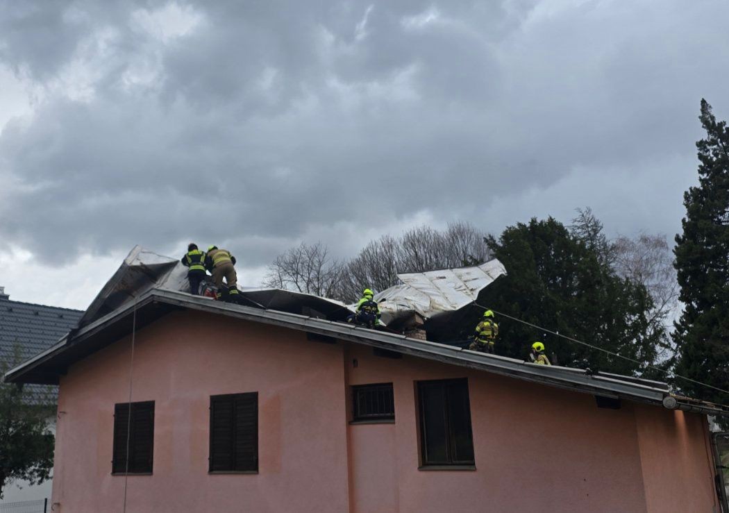 Posledice silovitega vetra v Radovljici in okolici