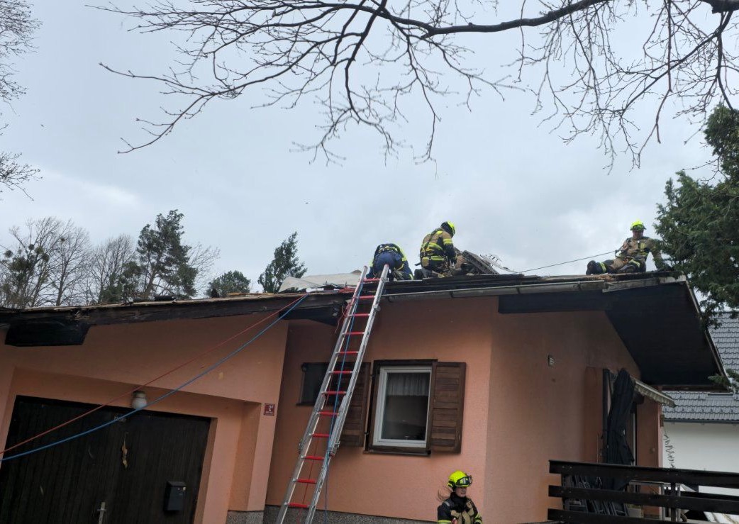 Posledice silovitega vetra v Radovljici in okolici