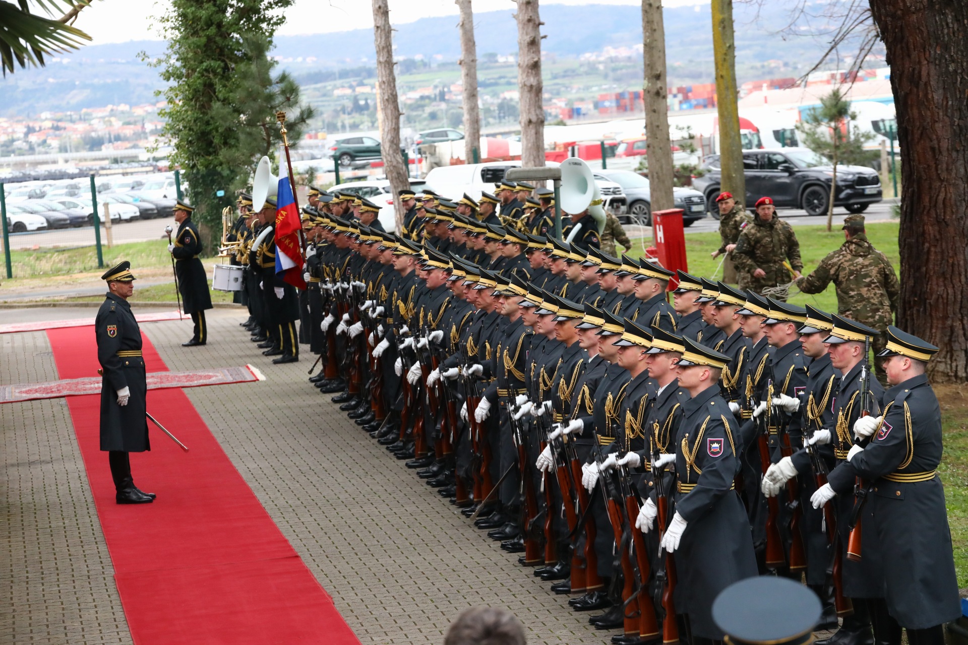 Nataša Pirc Musar se je seznanila s poročilom o stanju pripravljenosti Slovenske vojske