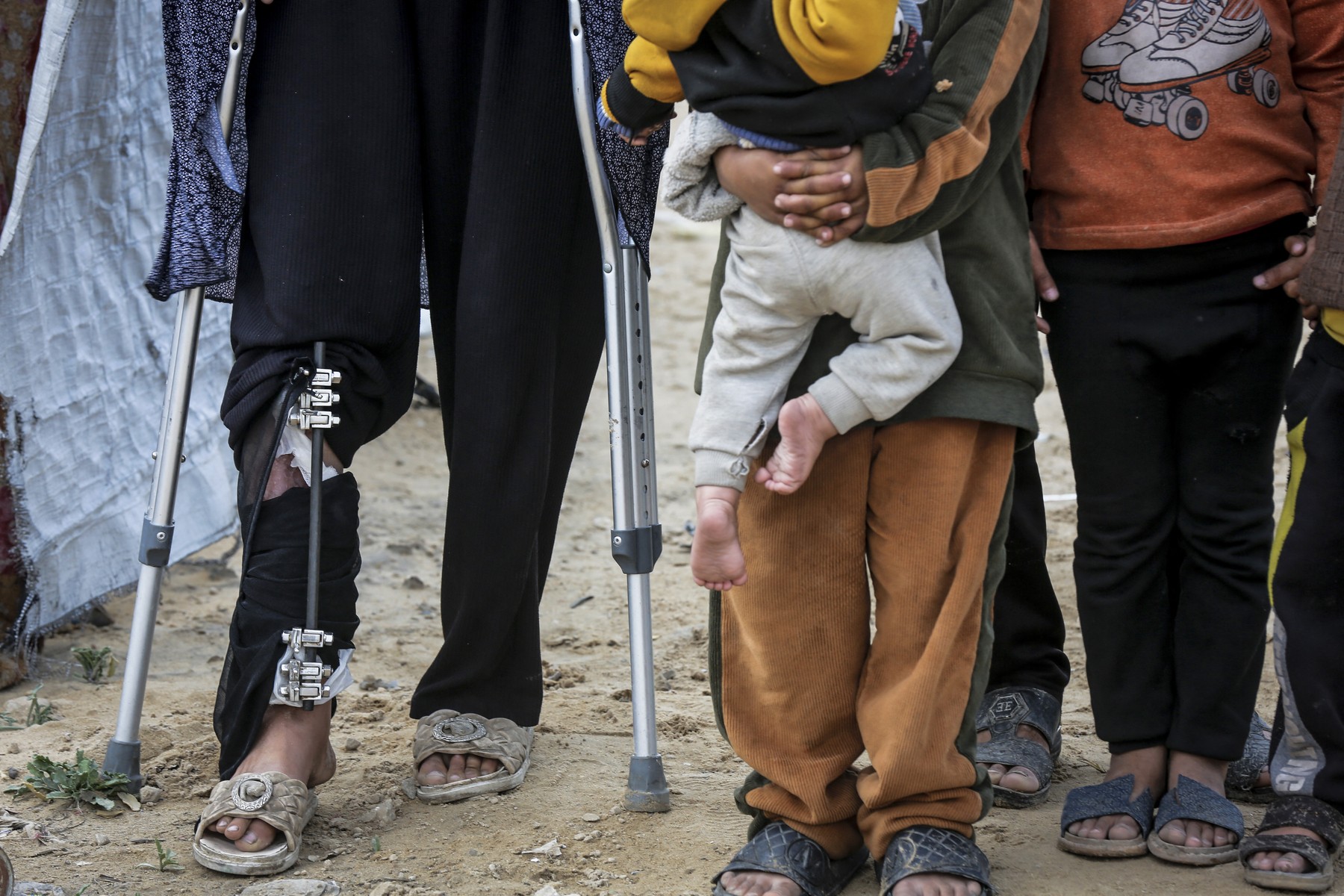 poškodovana mama in njeni otroci