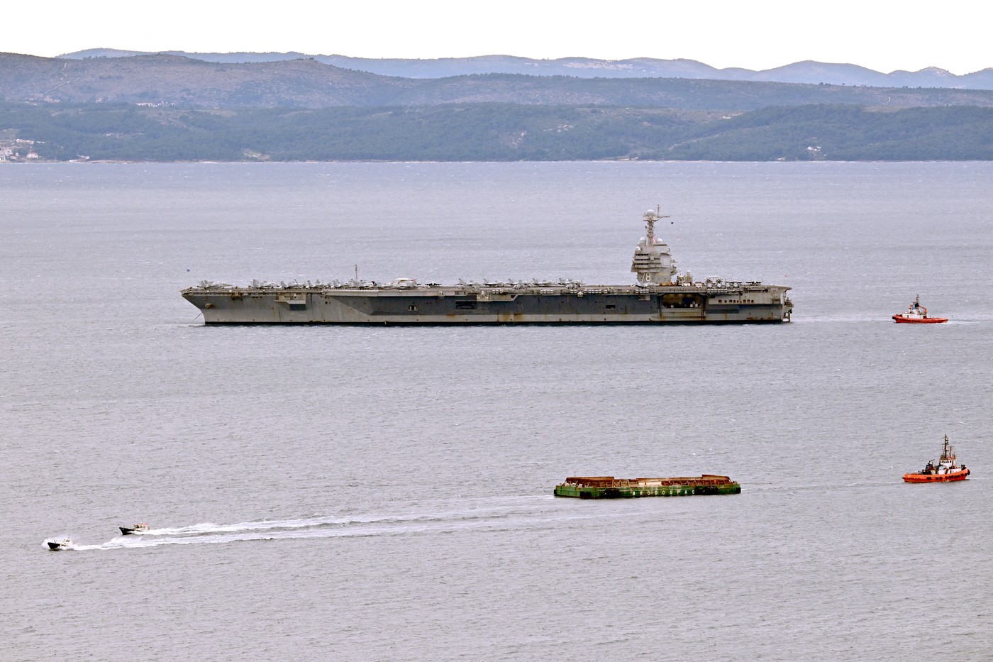 Ameriška letalonosilka USS Gerald R. Ford prispela v Split