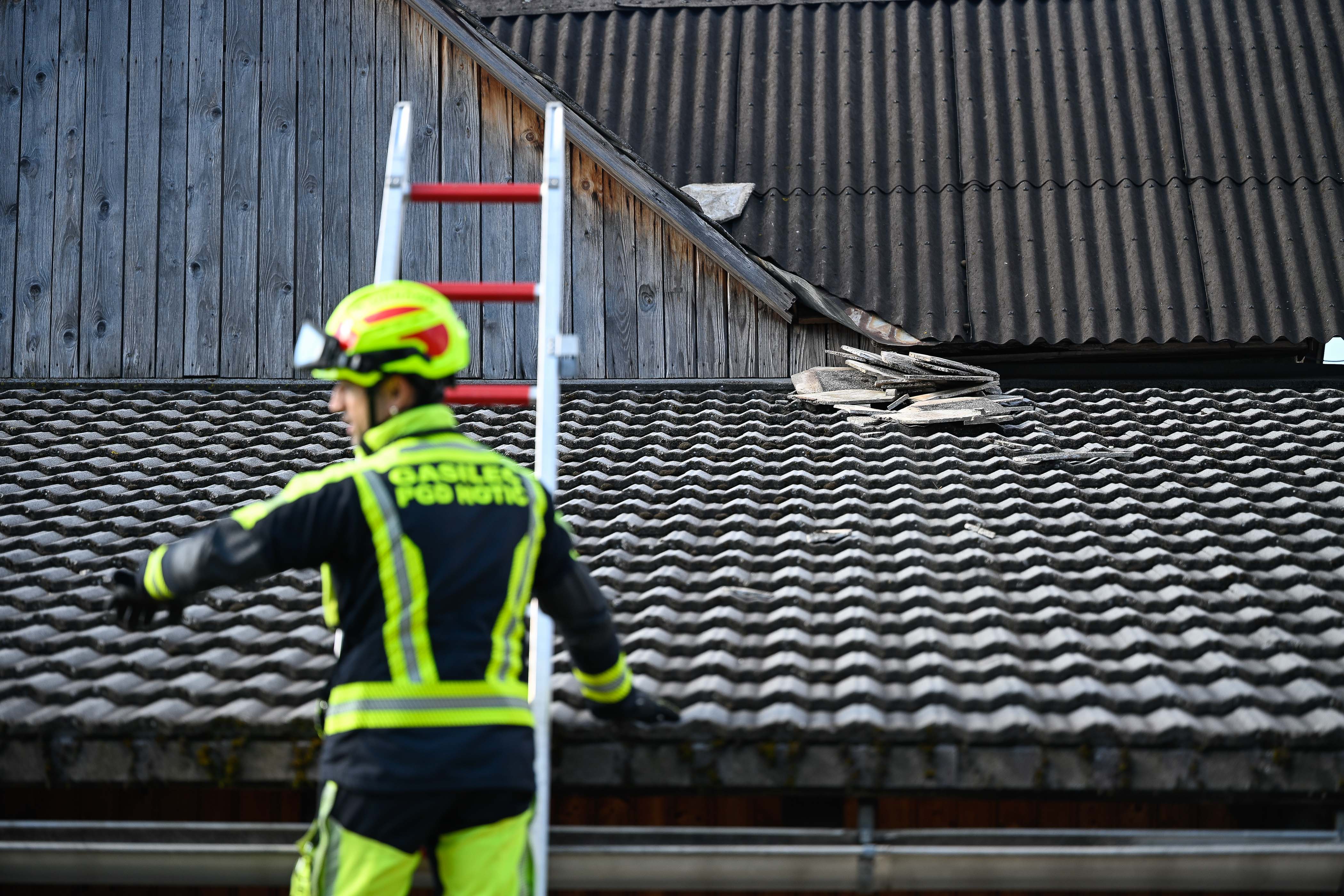 Gasilci v Žirovnici po vetrolomu