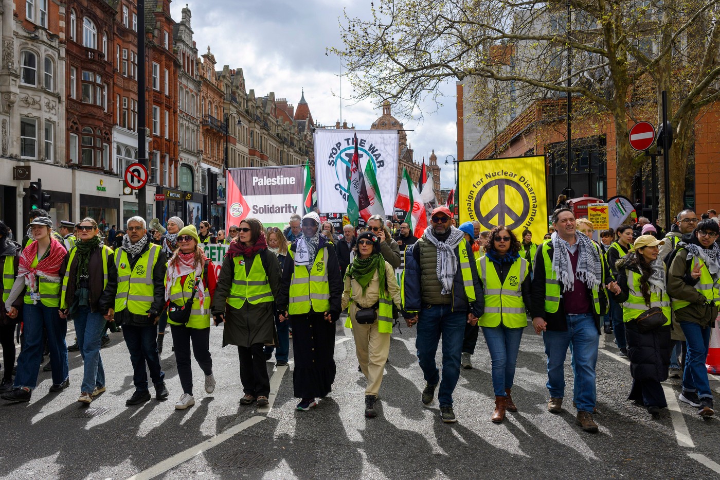 Protest v Londonu proti skrajni desnici