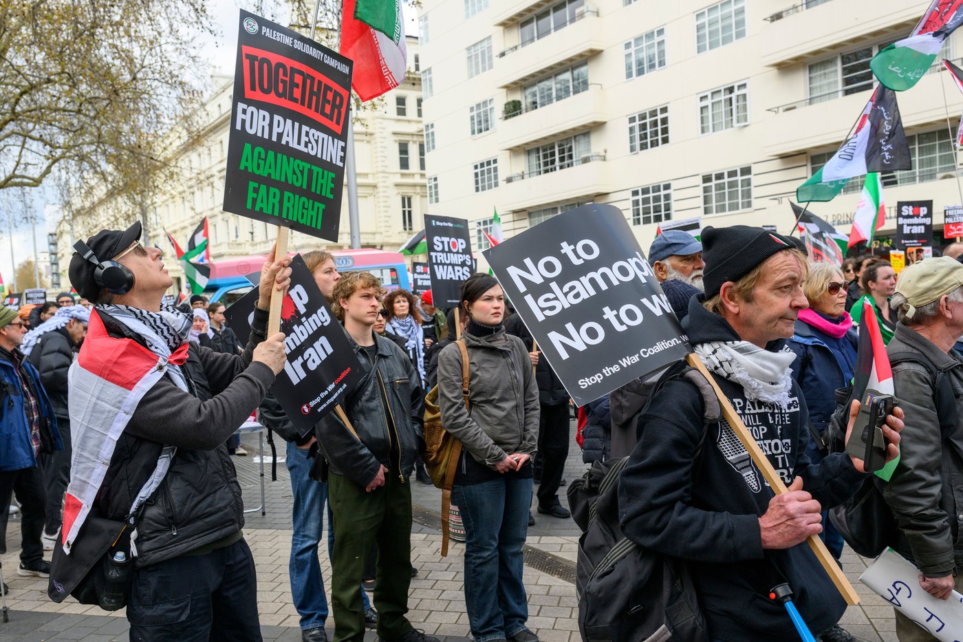 Protest v Londonu proti skrajni desnici